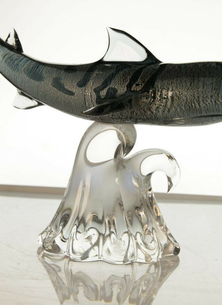Art Roberto Camozzo For Wyland, Tiger Hunting Shark On Base Murano Glass 90s, Signed photo