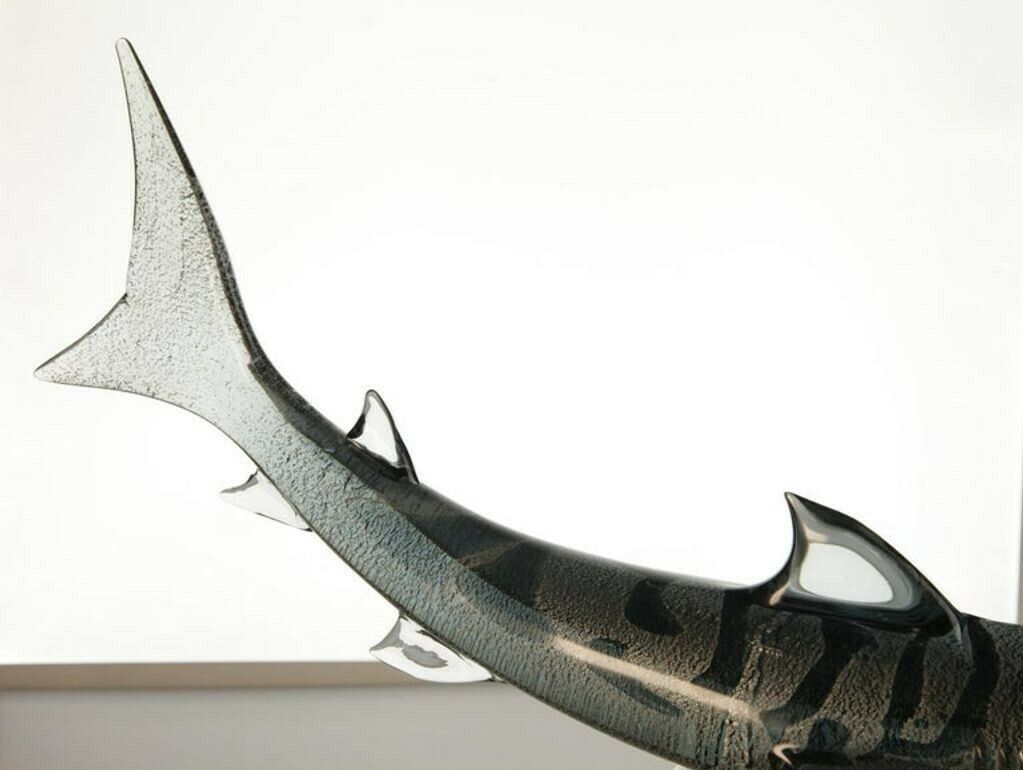 photo buy Roberto Camozzo For Wyland, Tiger Hunting Shark On Base Murano Glass 90s, Signed