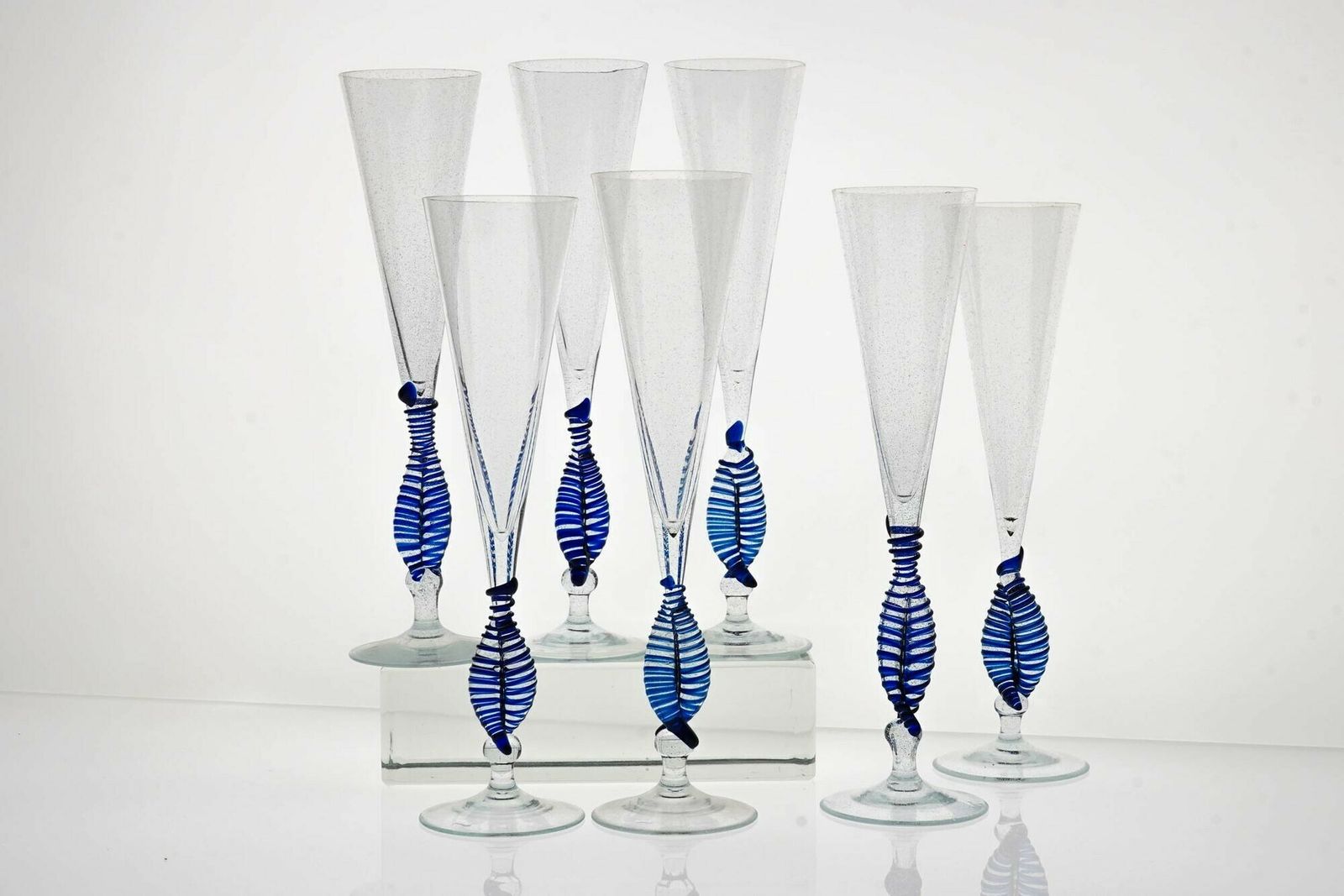 Set 7 Cenedese Ballerina Flutes, Cobalt Bead And Pulegoso Murano Glass, Signed photo vinterior