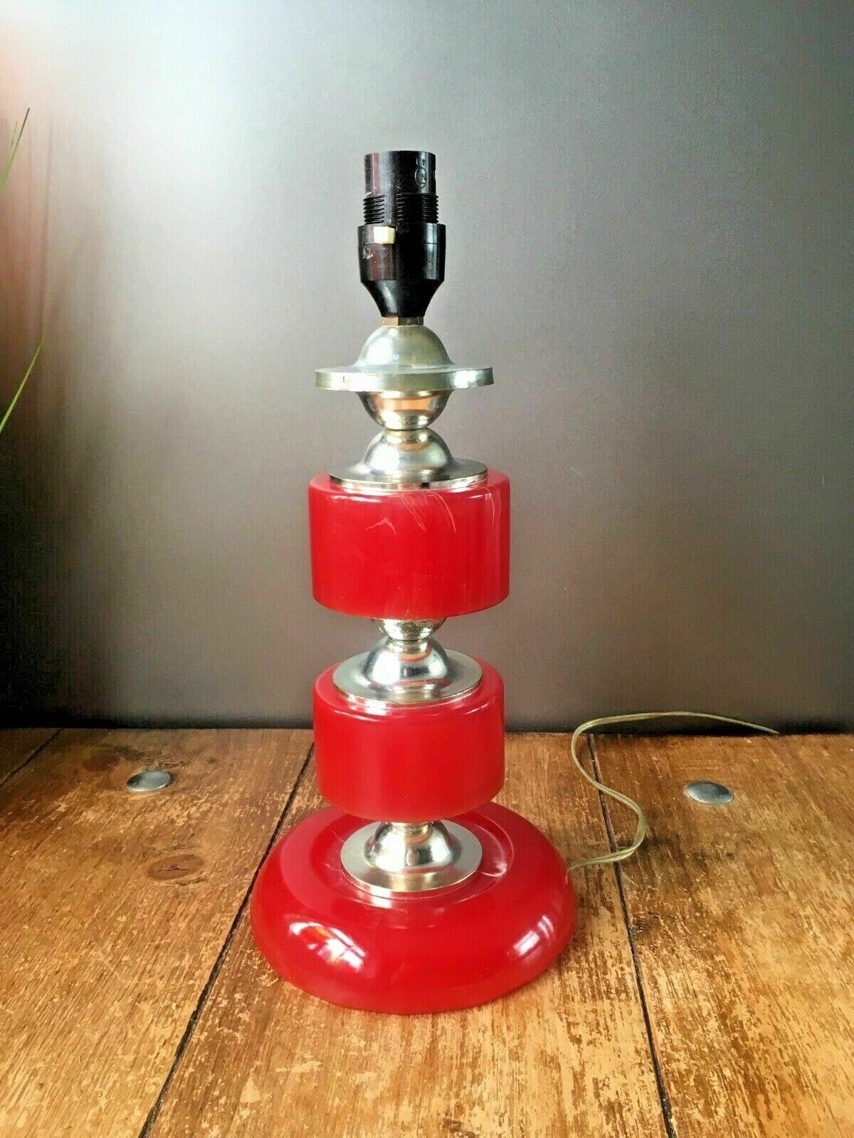 Vintage 60's Red Lucite Acrylic Marble Effect Hooped Table Lamp 70s Kitsch Retro photo Lighting