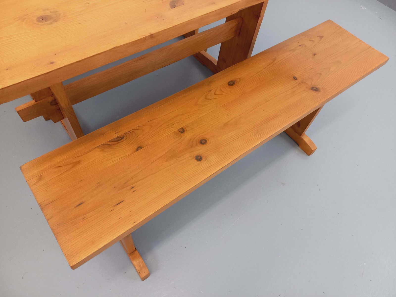 photo vinterior Rectangular Table And 2 Fir Benches