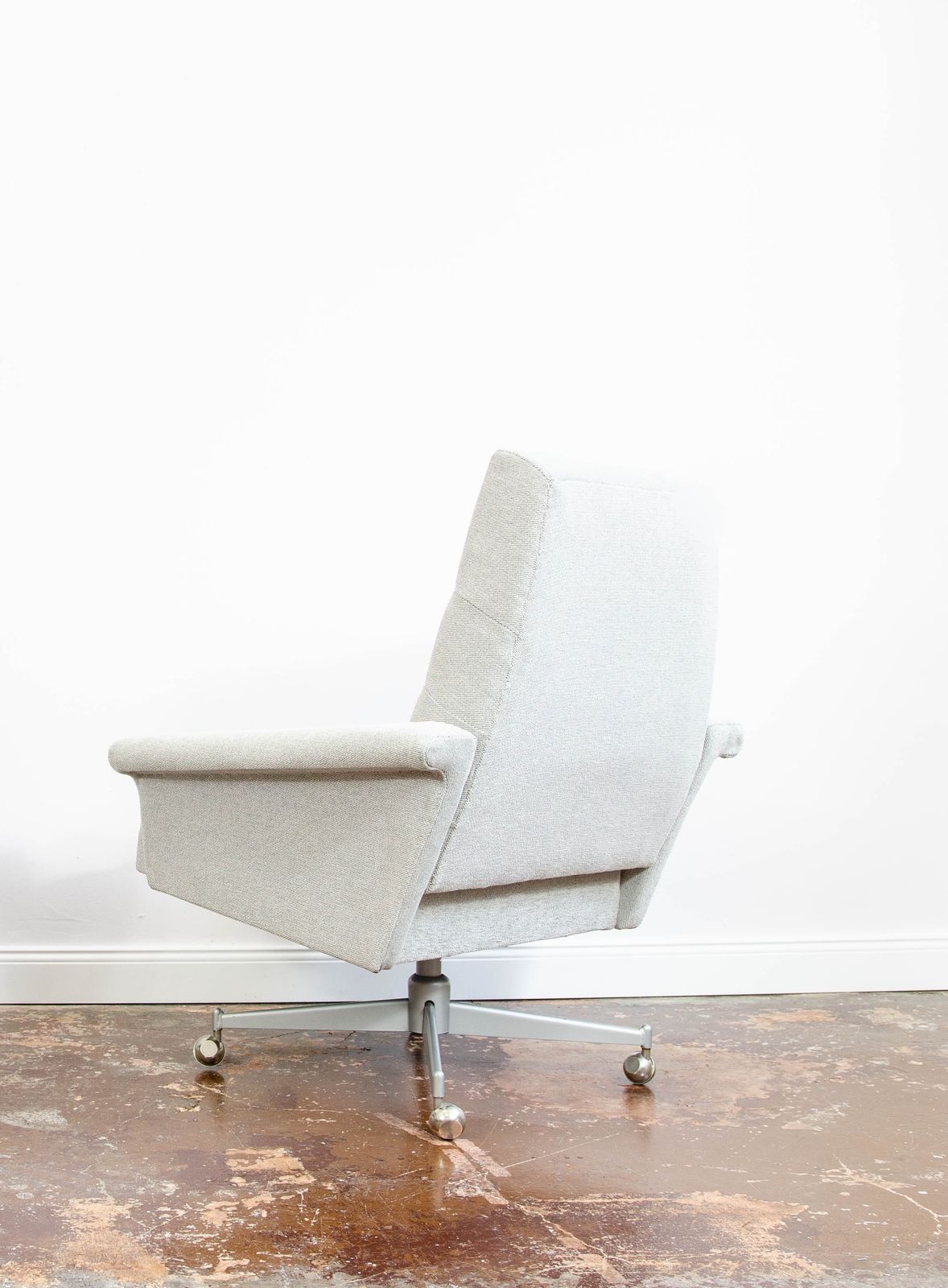 Office Chair From Up Závody On Metal Wheels, Czechoslovakia, 1970 photo Furniture