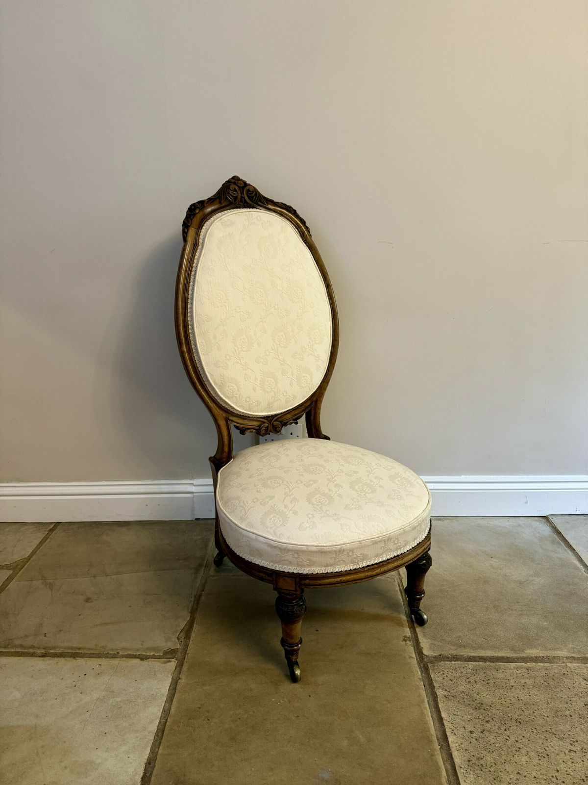 Beautiful Quality Antique Carved Walnut Ladies Chair