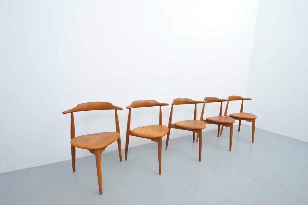 photo for sale Fh4104 Heart Chair By Hans J. Wegner For Fritz Hansen