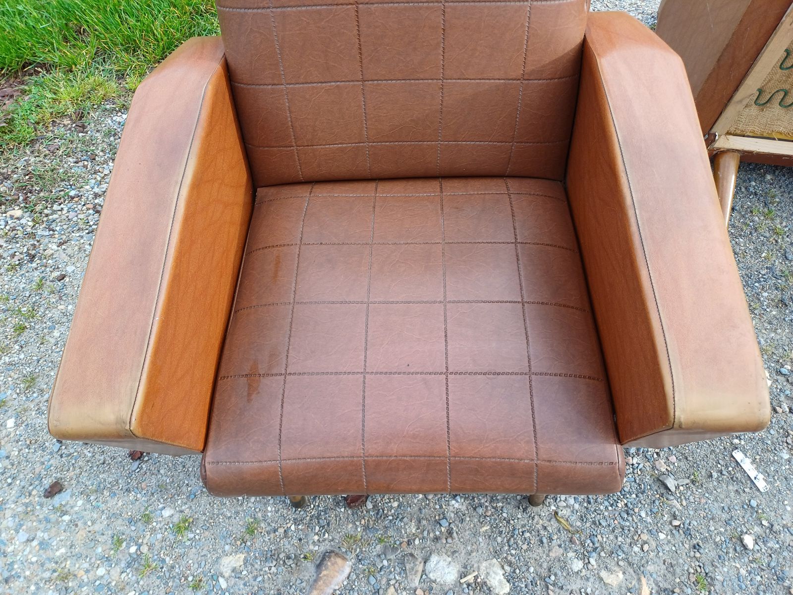 Pair Of Vintage Skai Brown Armchairs photo Furniture