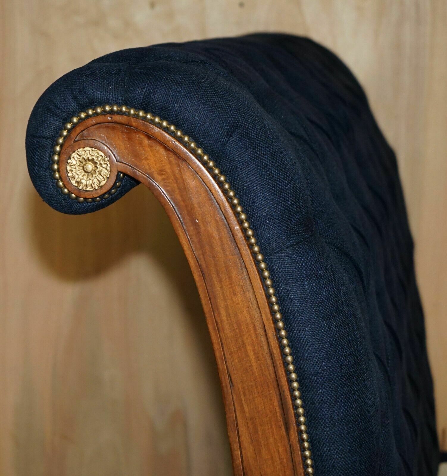 photo vintage Exquisite Limited Edition Ralph Lauren Rue Royale Chesterfield Tufted Sleigh Bed
