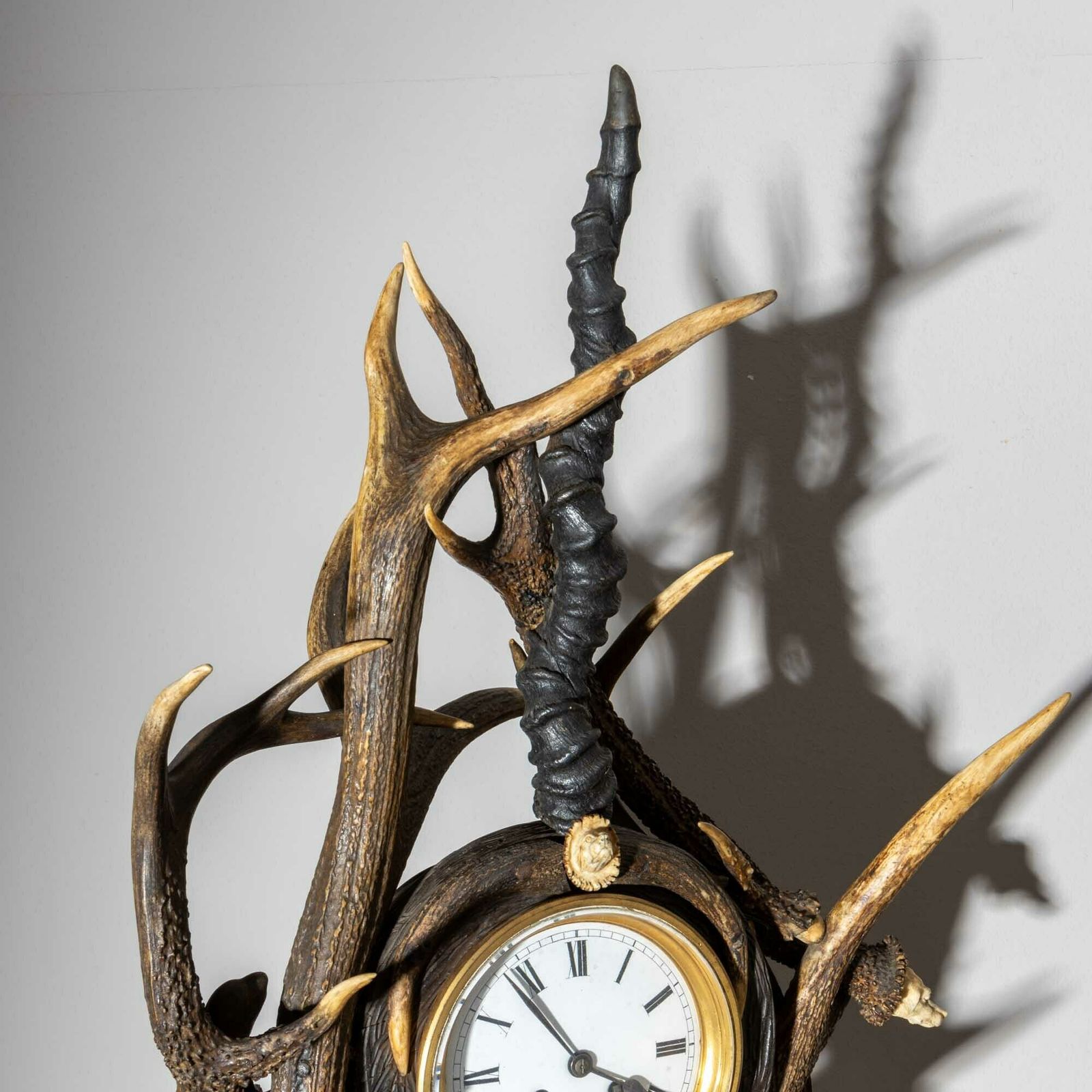 Hunting Table Clock In Antler Case, Germany, Early 20th Century photo vinterior