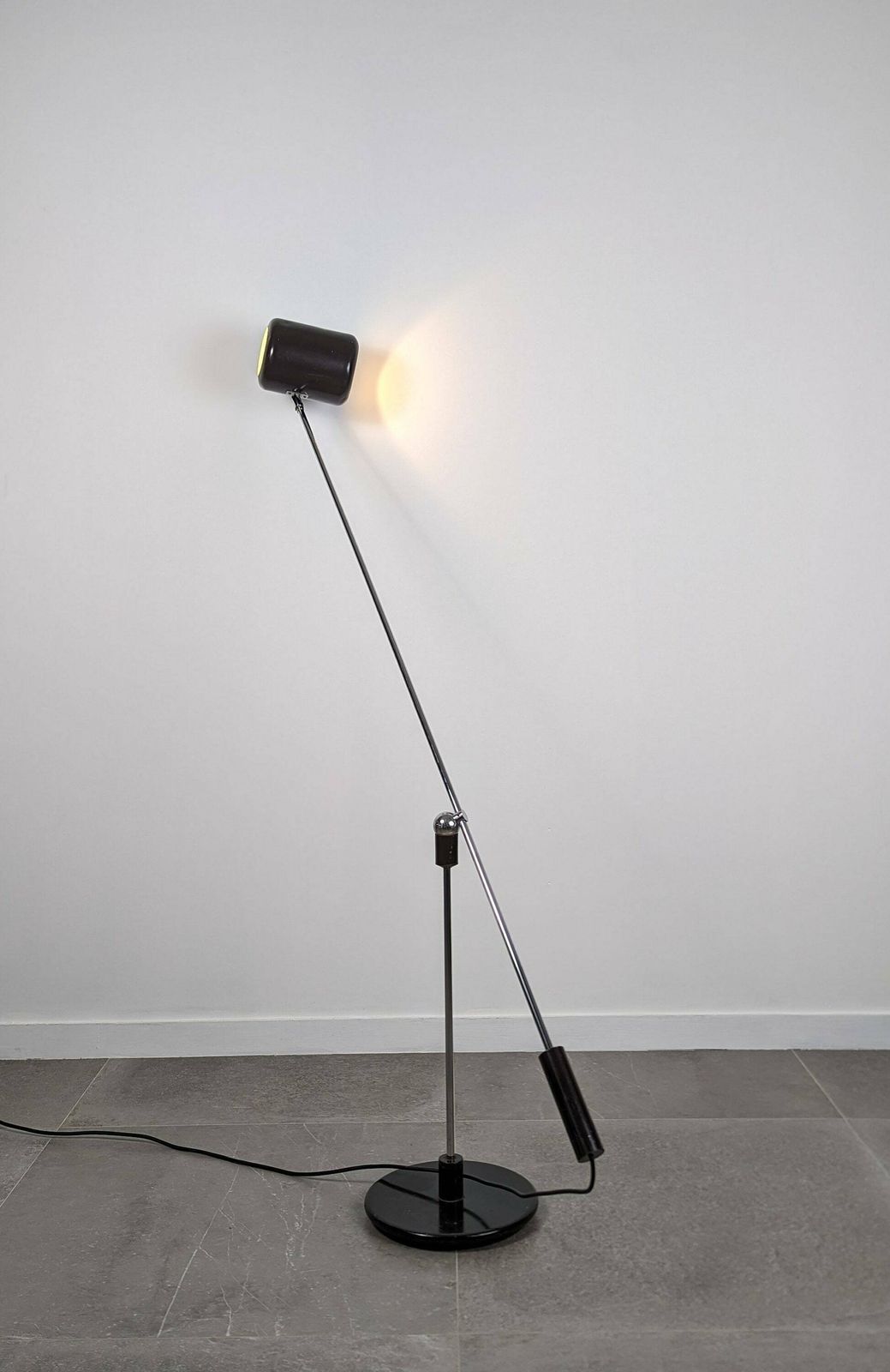 Magneto Floor Lamp By Gilbert Watrous / H. Fillekes 1950s photo Lighting