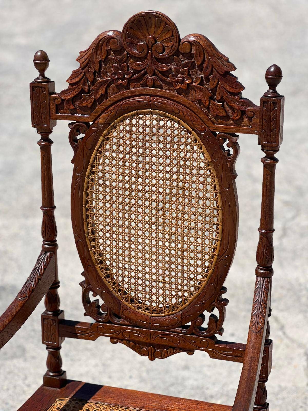 Set Of 6 Medallion Armchairs In Turned And Carved Wood Late 19th Century photo vinterior