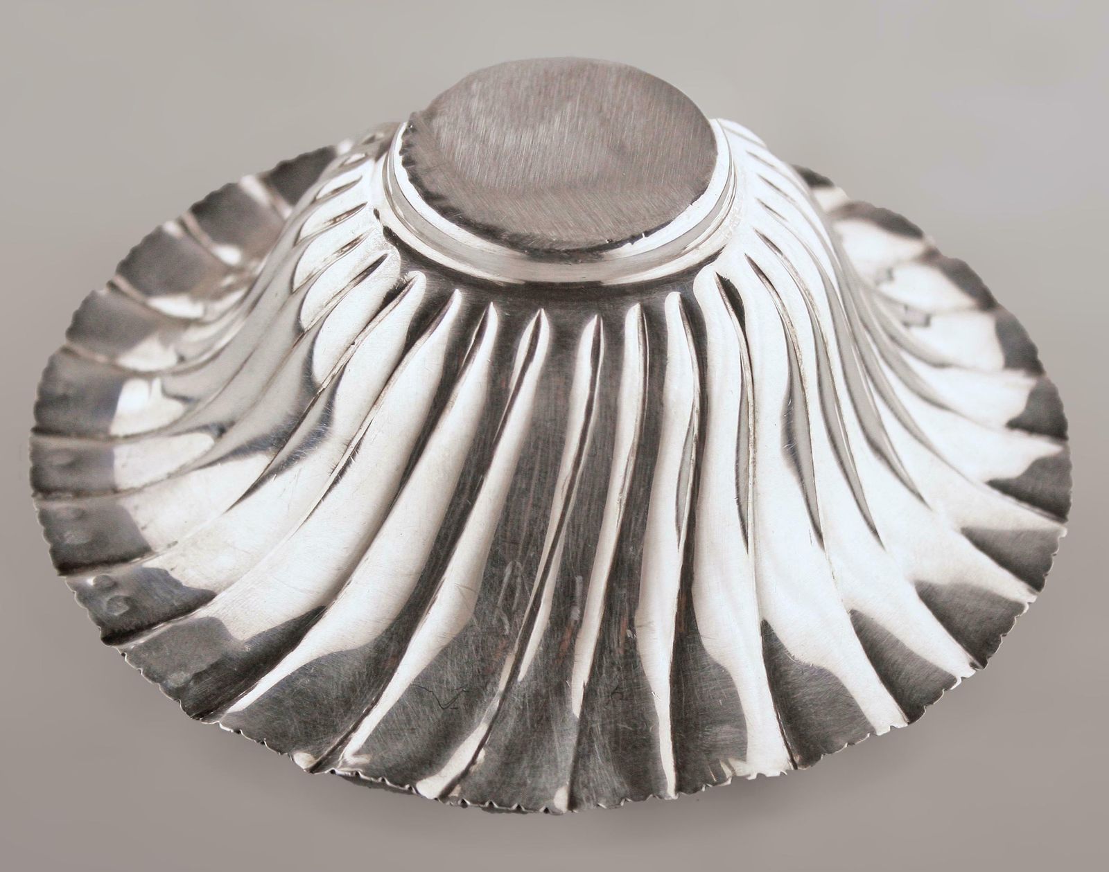 Pair Of Art Nouveau Polished Silver Bowls By Josef Hoffmann For Wiener Werkstätte photo vinterior