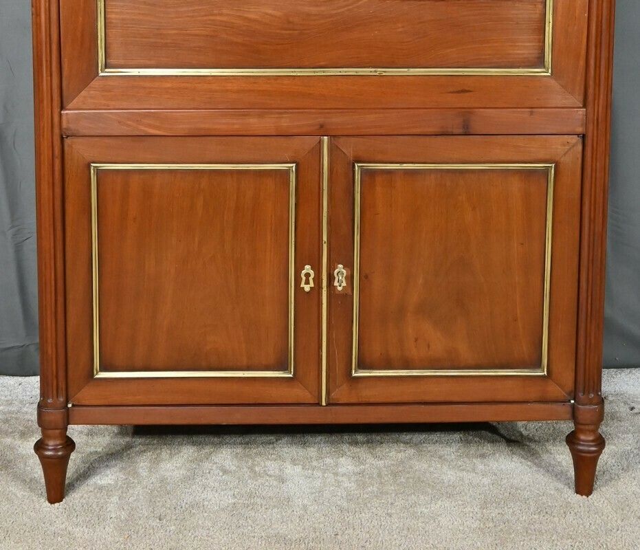 4380.0 Mahogany Secretary, Louis XVI Period – Late 18th Century photo