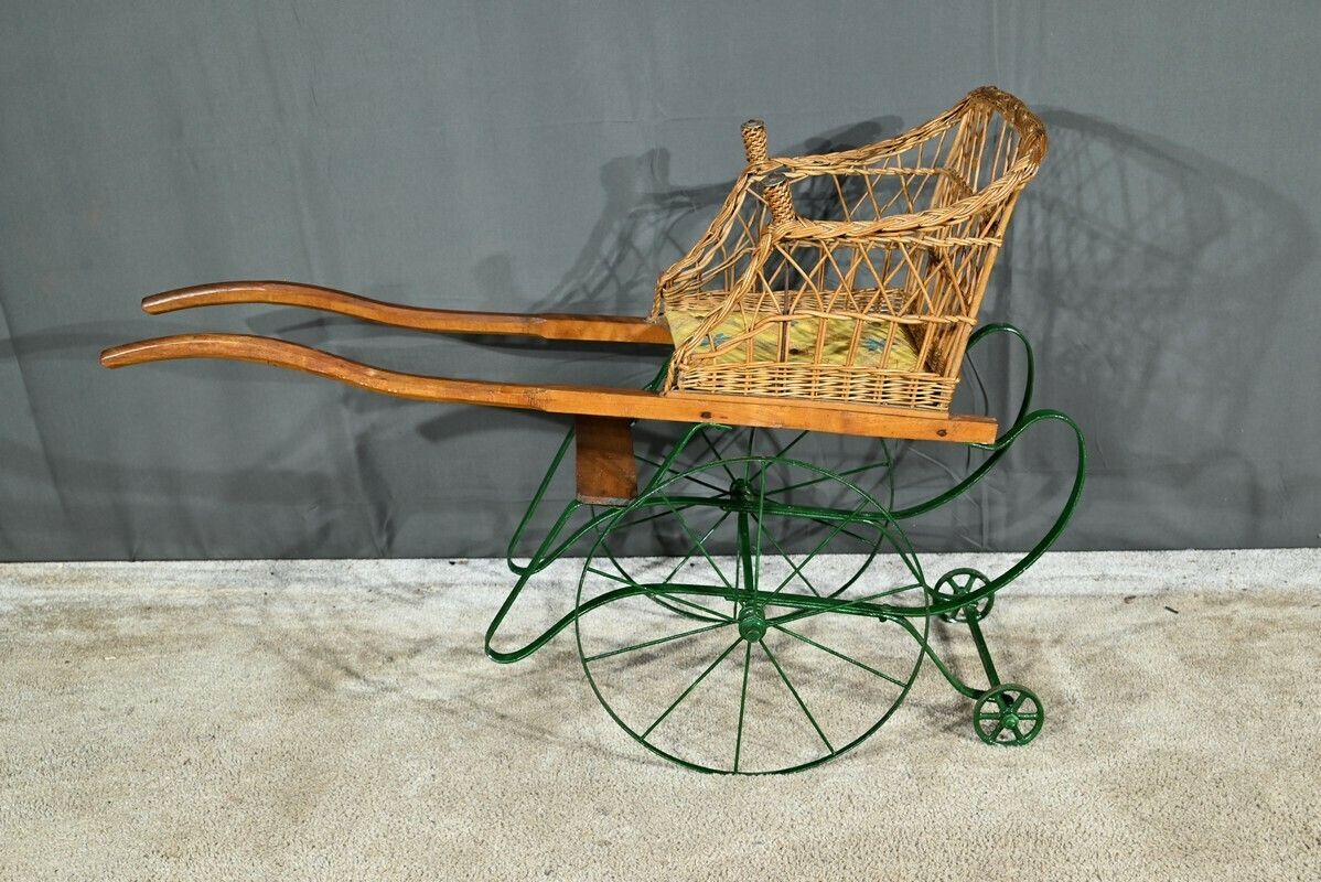 Wicker Child Stroller – 1900, 1900s