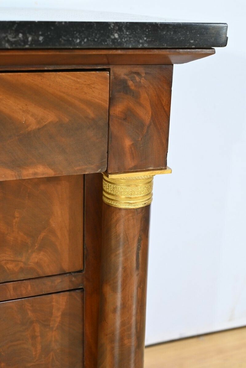 photo vinterior Mahogany Chest Of Drawers, Empire Period – Early 19th Century