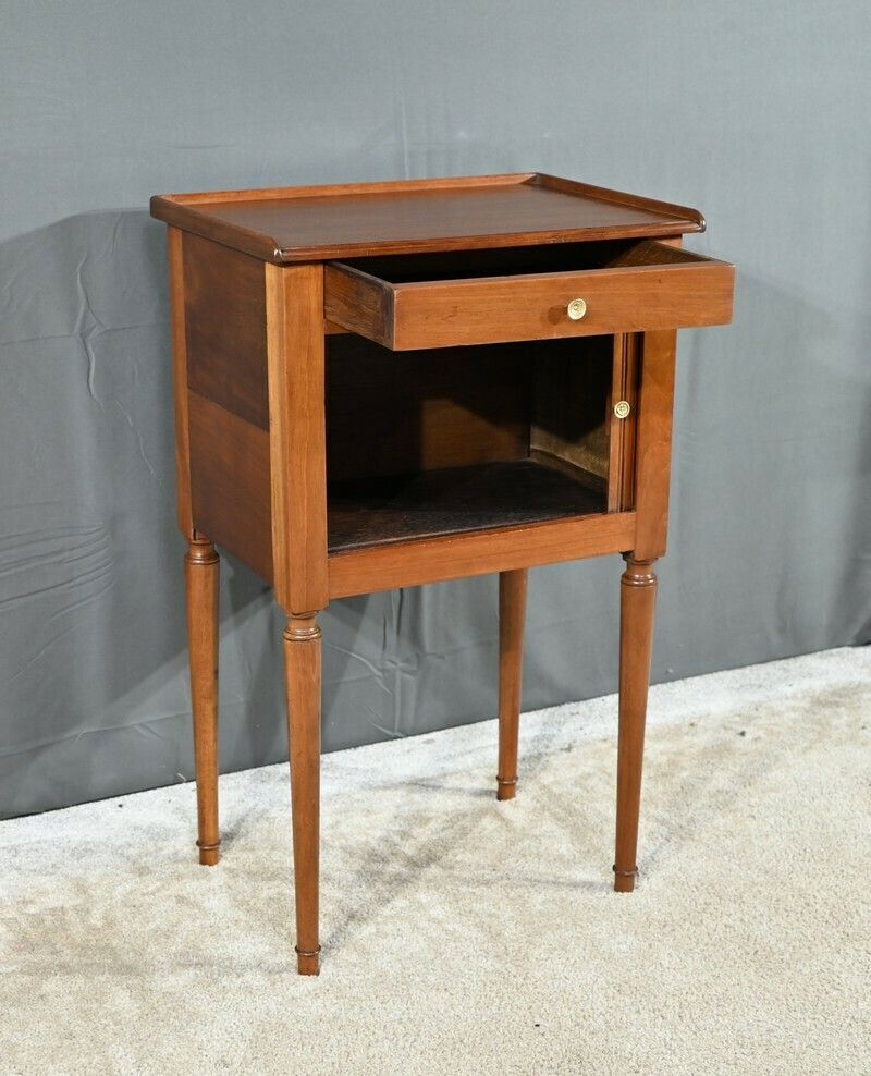 Small Mahogany Living Room Table, Louis XVI Period – Late 18th Century photo Furniture