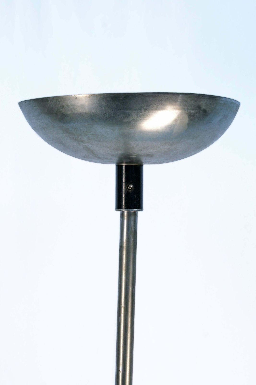 Early 20th Century Art Déco French Design Polished Nickel Plated Chrome Floor Lamp By La Maison Desny photo for sale