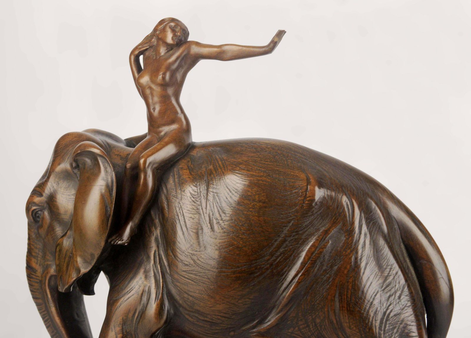 Early 20th Century African Elephant, Tiger And Woman Rider Varnished Wood Sculpture Signed By J. Zanetti photo 1100.0