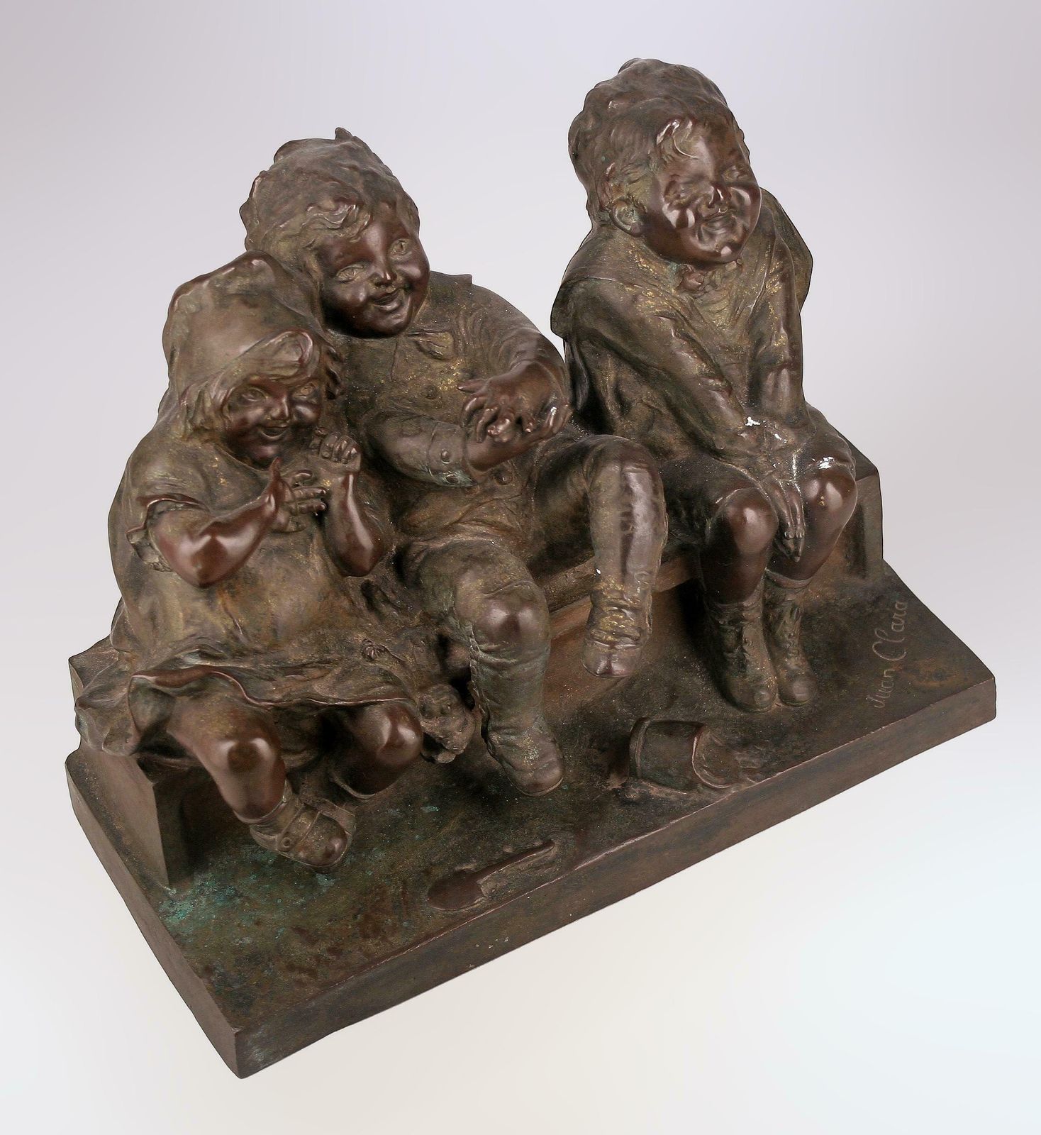 'Watching Something': Patinated Bronze Sculpture Of Three Children Laughing And Sitting By Spanish Artist Juan Clara photo for sale