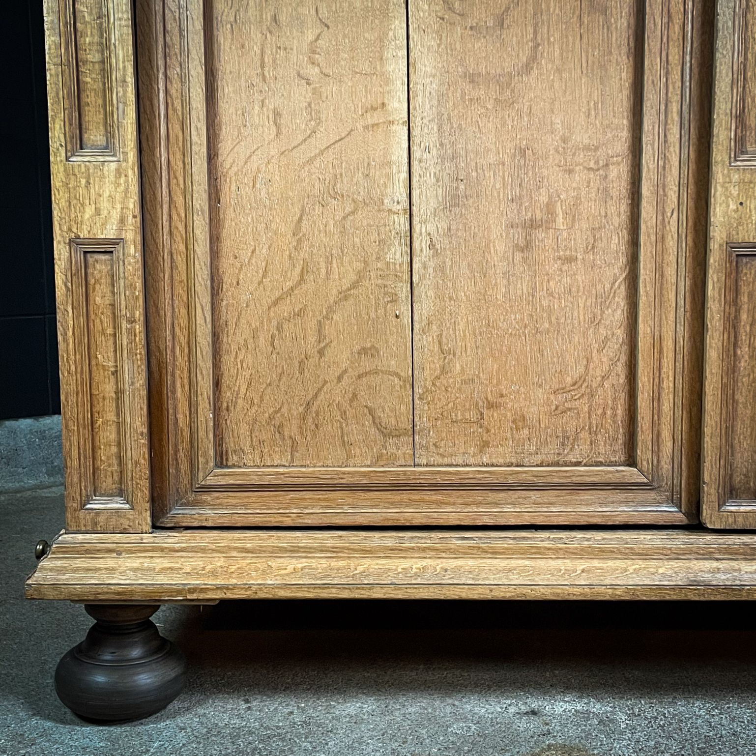 4200.0 Antique Oak Country Wardrobe – Germany, Circa 1680 photo