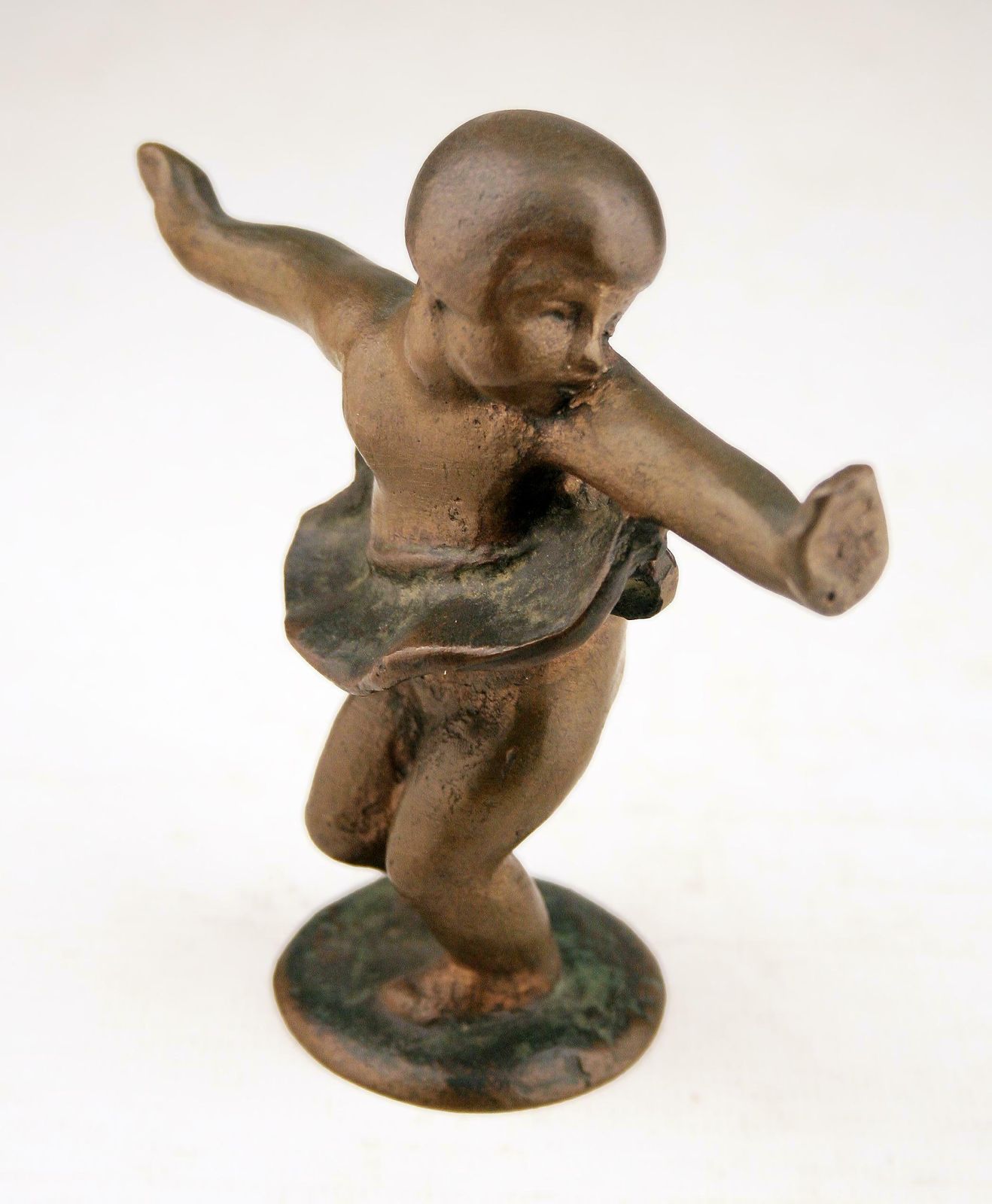 Early 20th Century Art Déco Small Bronze Sculpture Of Girl With Skirt Dancing photo furniture