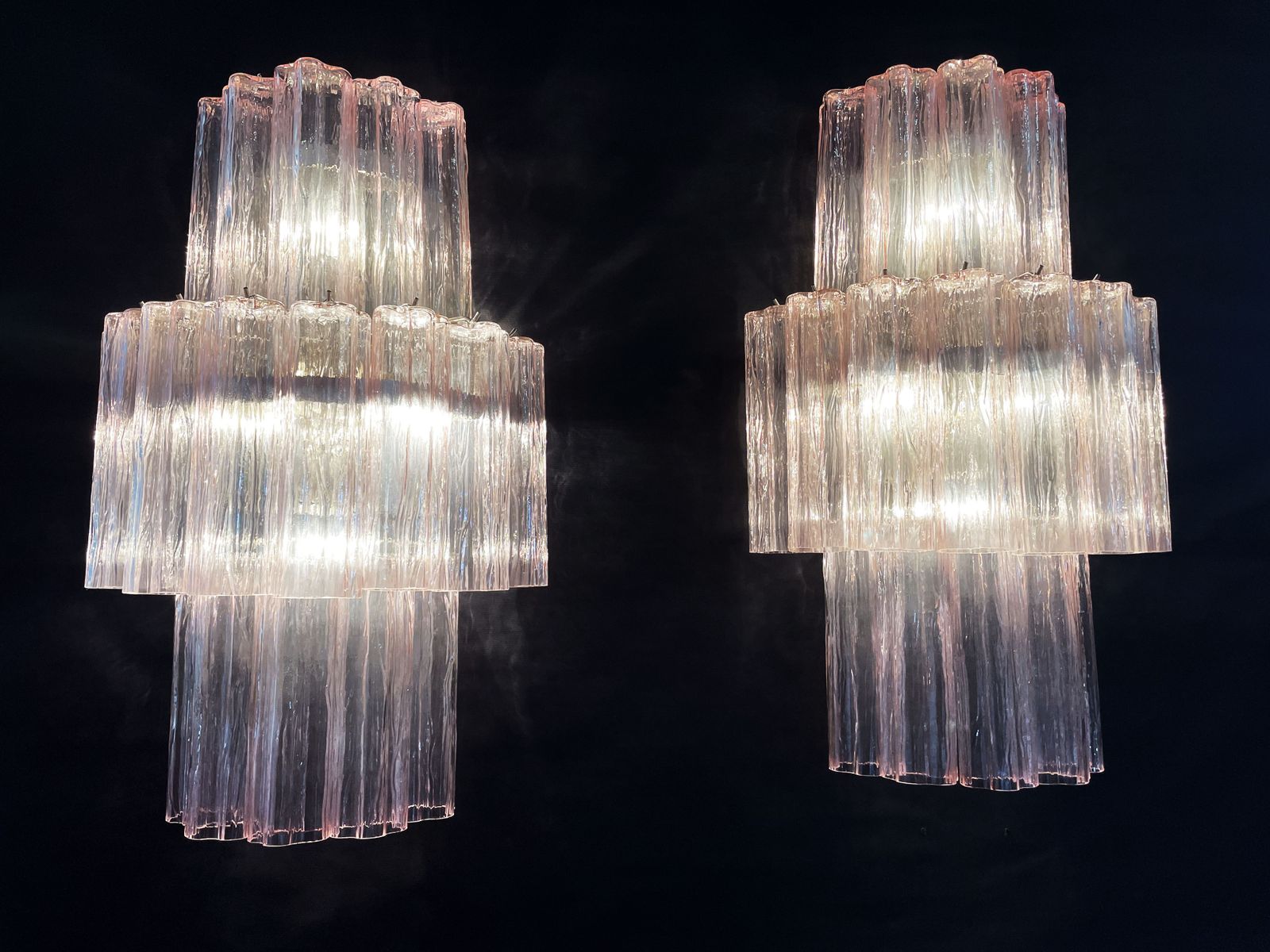 photo vinterior Fantastic Pair Of Murano Glass Tube Wall Sconces   18 Pink Glass Tube