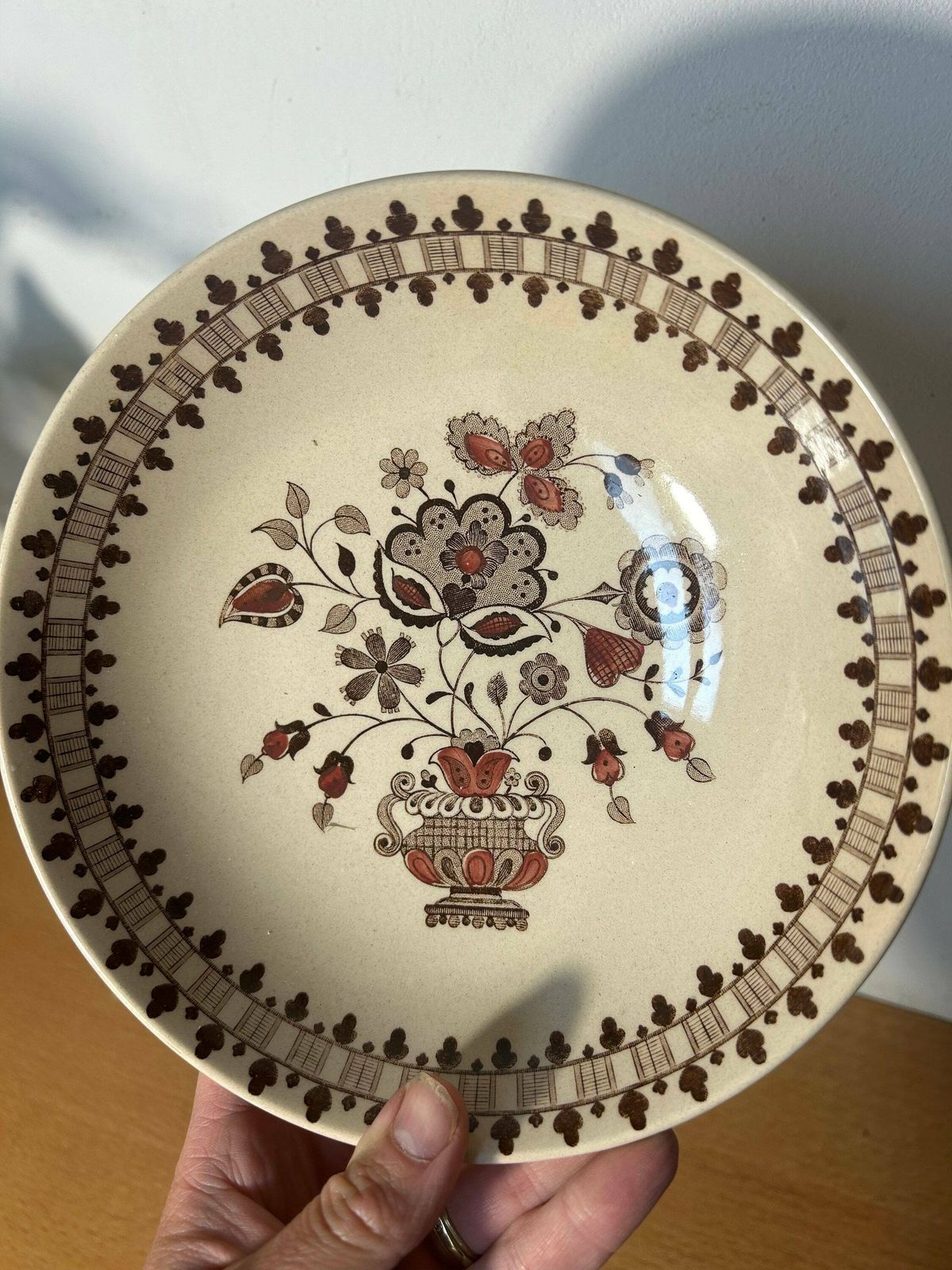 Jamestown Brown By Johnson Brothers Of Staffordshire   Lot Of 8 Bread & Butter Plate   6 3/8" Diameter   Flowers In Urn   Jacobean photo furniture