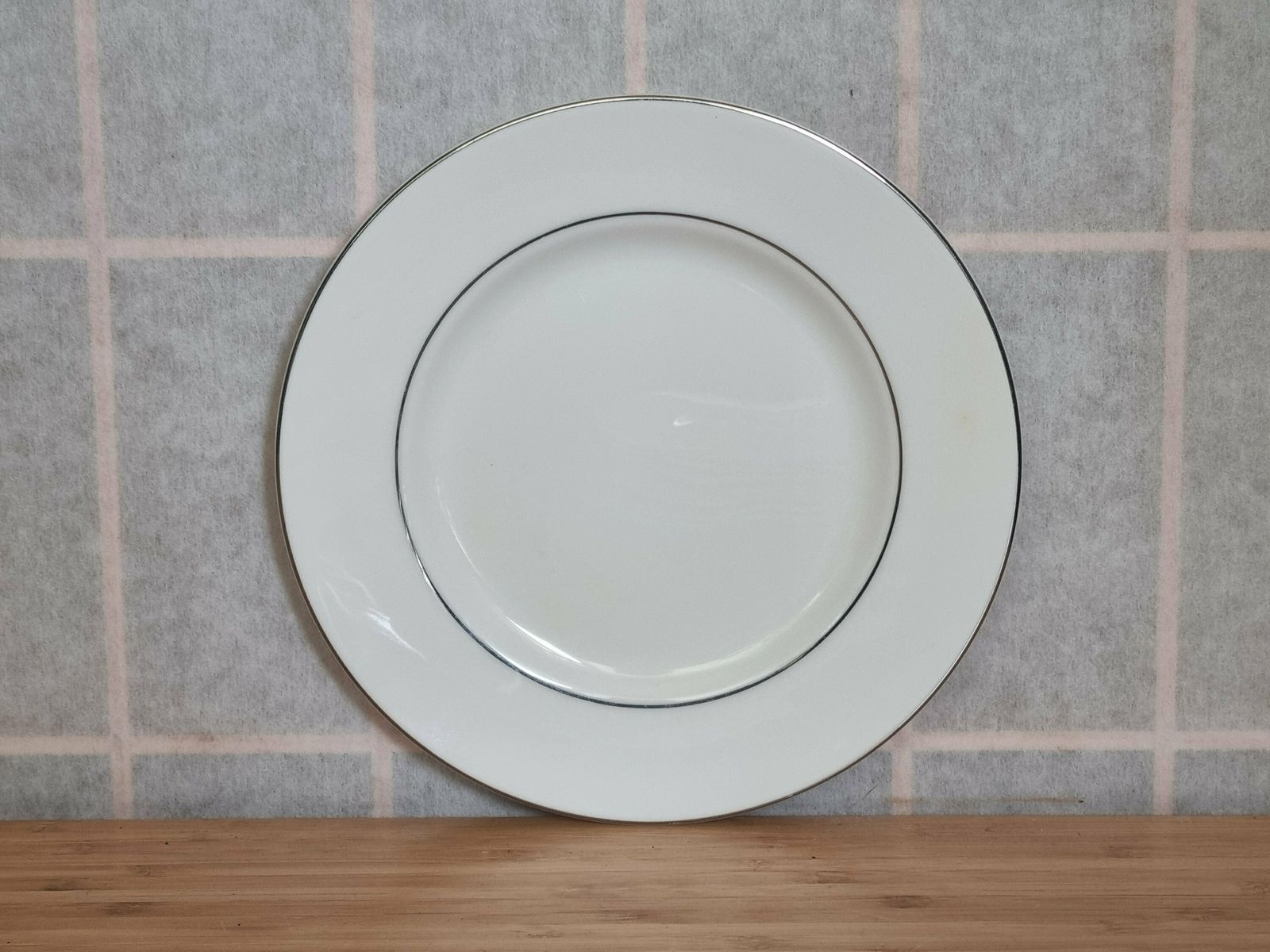 photo furniture Wedgwood Delphi Platinum Plates English Bone China Set Of 6 Small Side Dishes 7"