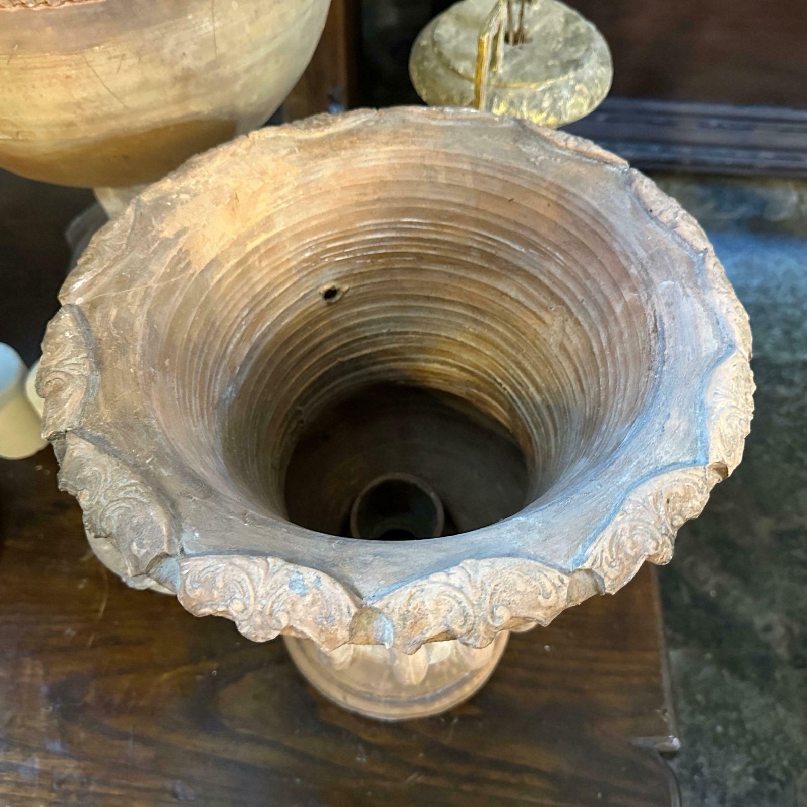 photo vintage 1900s Neo Classical Terracotta Italian Crater Vase