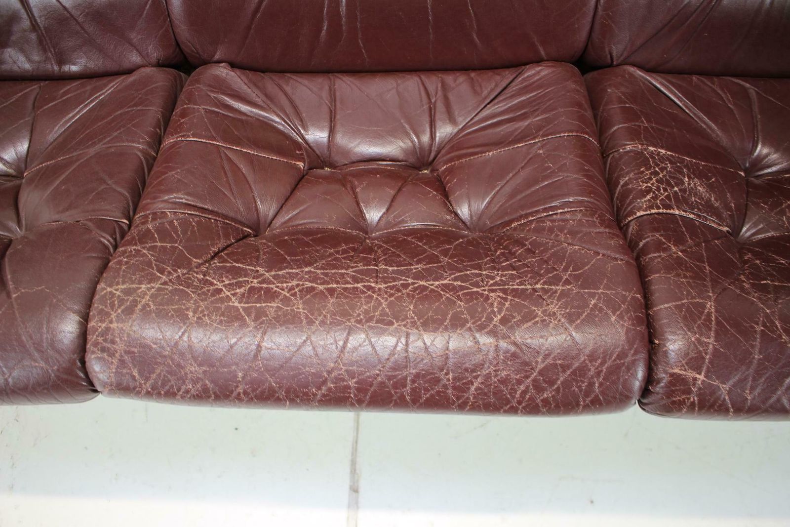 photo vinterior 1980 Three Seater Leather Sofa, Ton Czechoslovakia