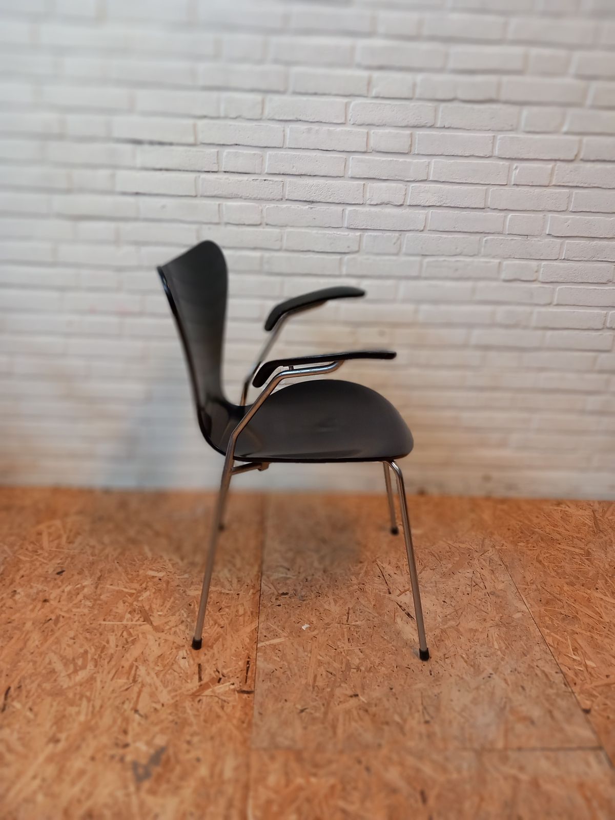 Set Of 4 Arne Jacobsen Chairs 3107 With Armrests photo buy