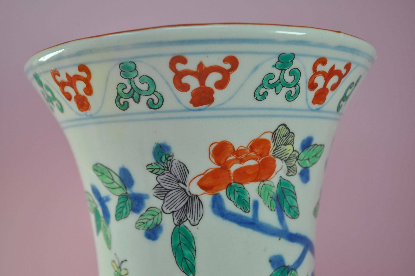 Chinese Vase In Wucai Design photo vinterior