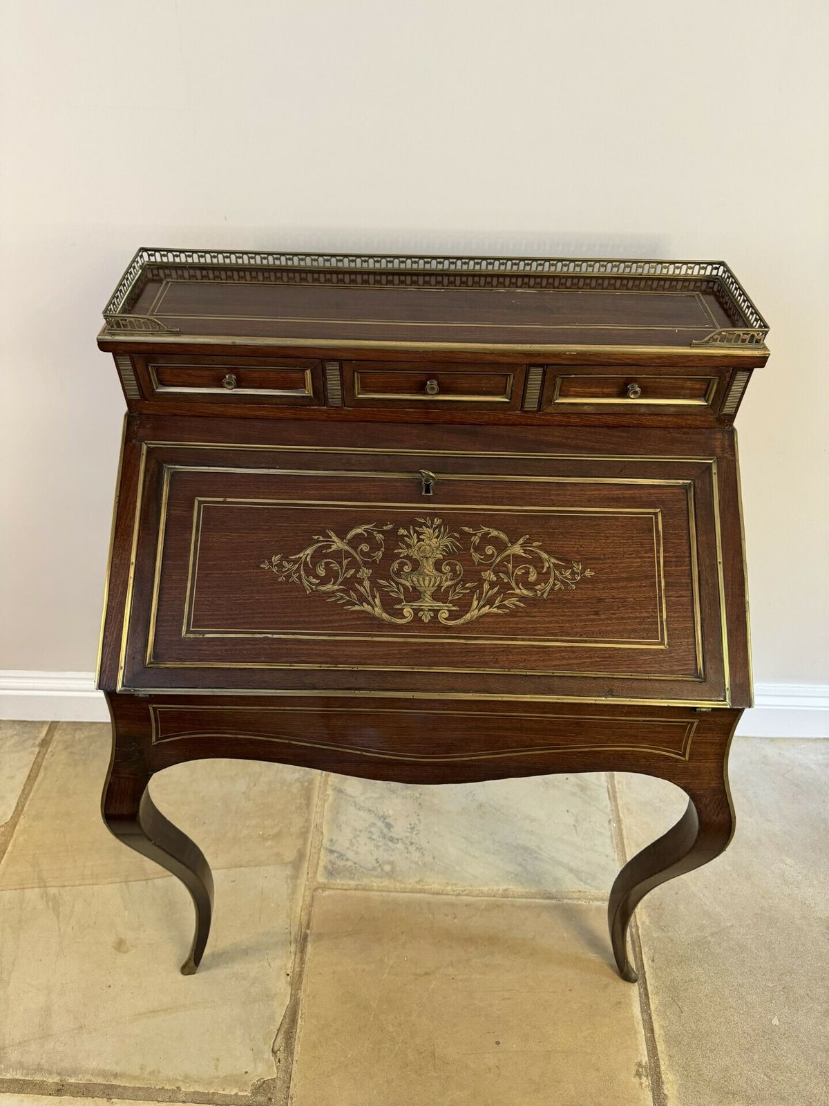 Stunning Antique French Quality Rosewood Brass Inlaid Bureau photo 1285.0