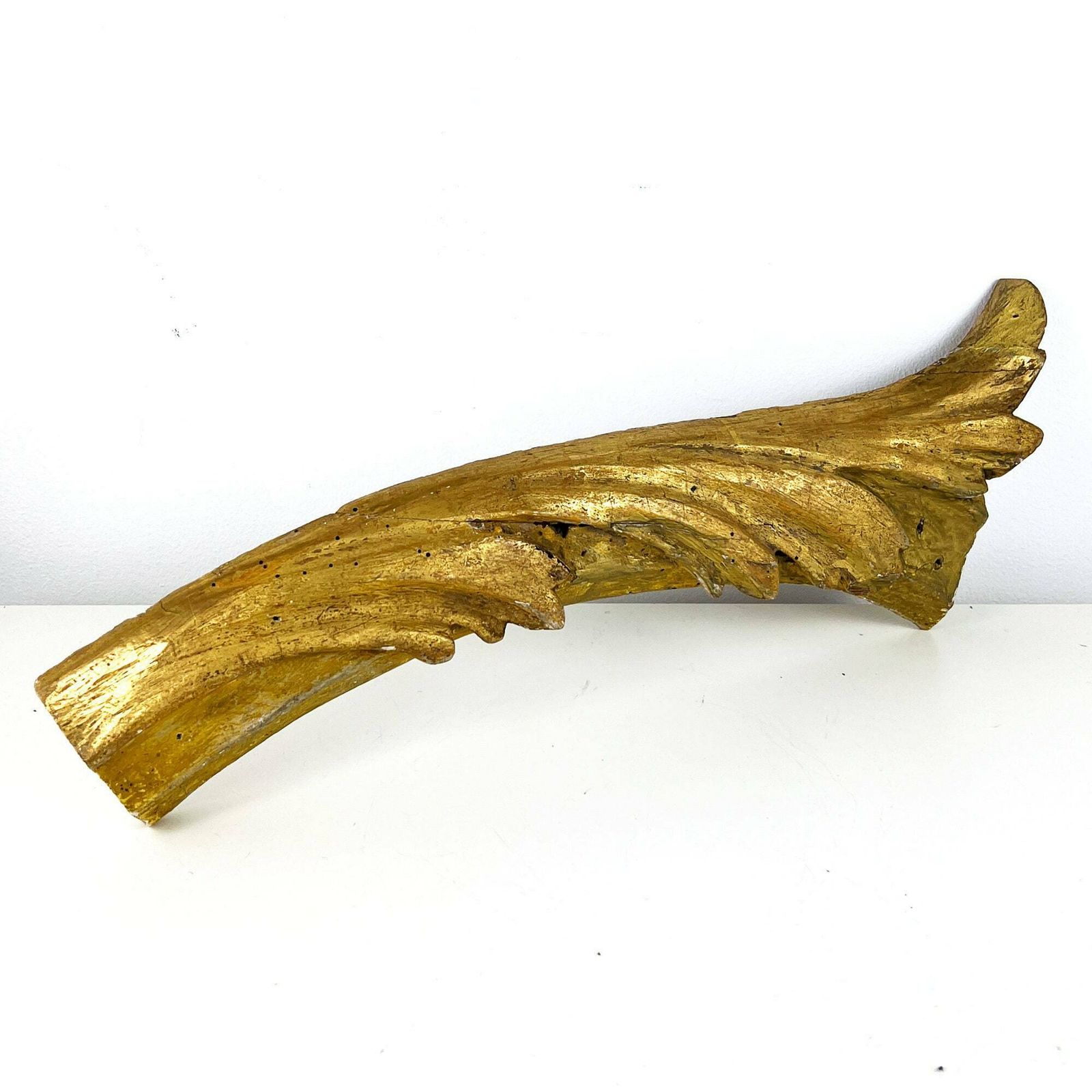 Antiek Verguld Houten Snijwerkfragment, 19e Eeuw – Architecturaal Sloopmateriaal, Italiaans Decoratiestuk