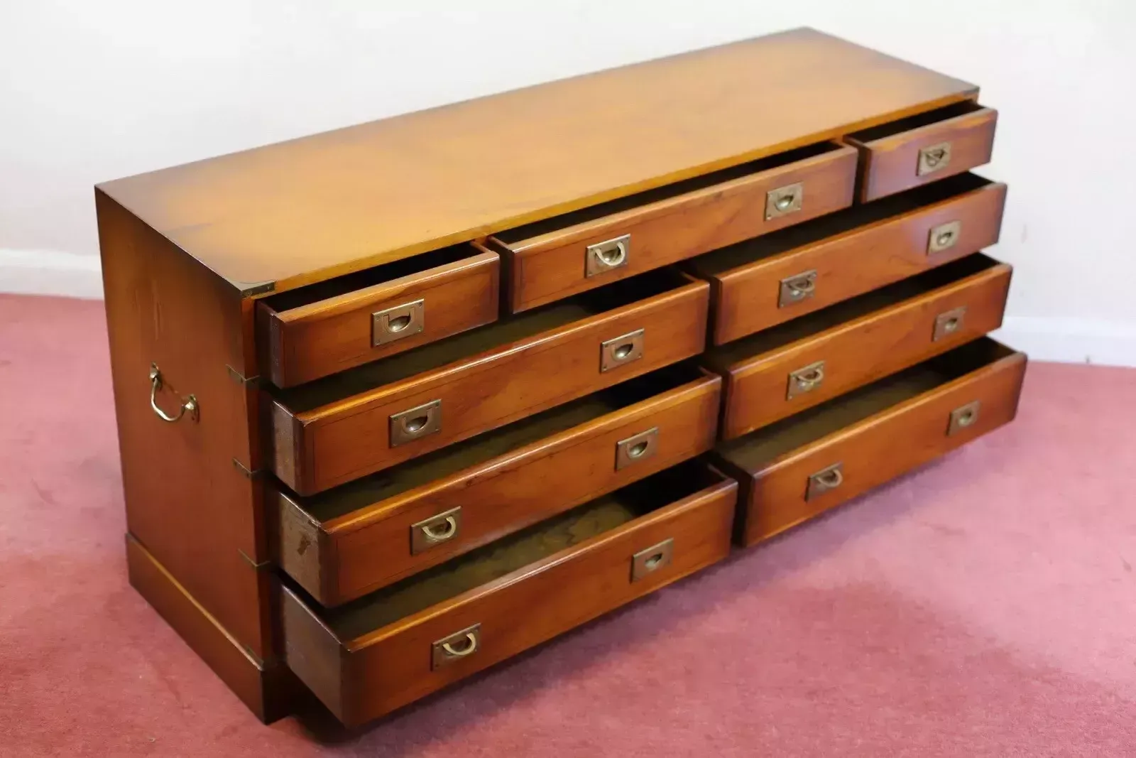 Beautiful Yew Wood Military Campaign Sidebord photo vinterior