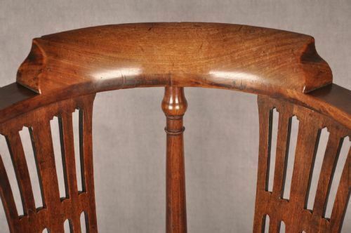 Https://Www.Sellingantiques.Co.Uk/1061716/Fine 18th Century Corner Chair photo for sale