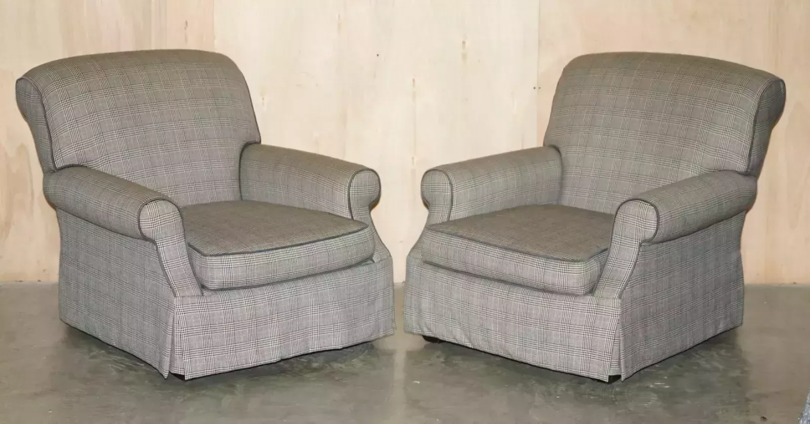 Pair Of Stunning Extra Large Ralph Lauren Armchairs In Scottish Tartan Fabric