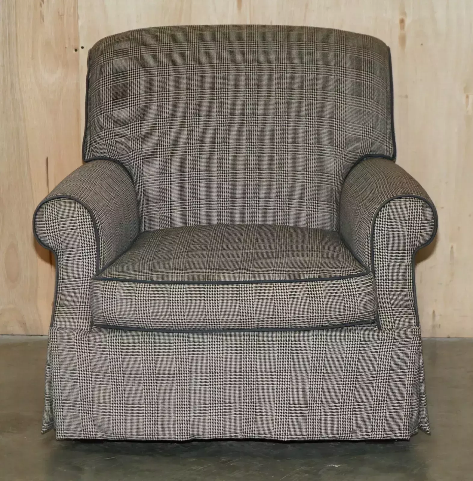 Pair Of Stunning Extra Large Ralph Lauren Armchairs In Scottish Tartan Fabric photo for sale
