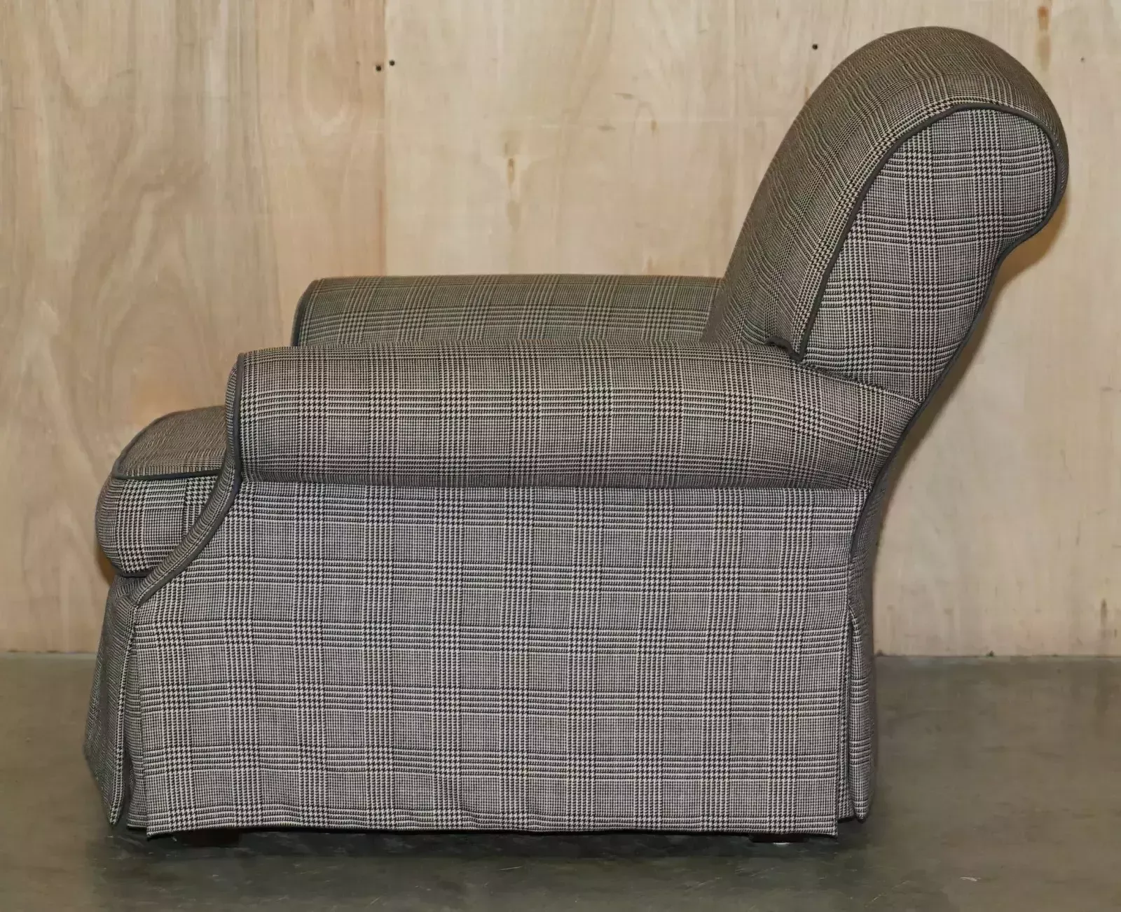 photo vinterior Pair Of Stunning Extra Large Ralph Lauren Armchairs In Scottish Tartan Fabric