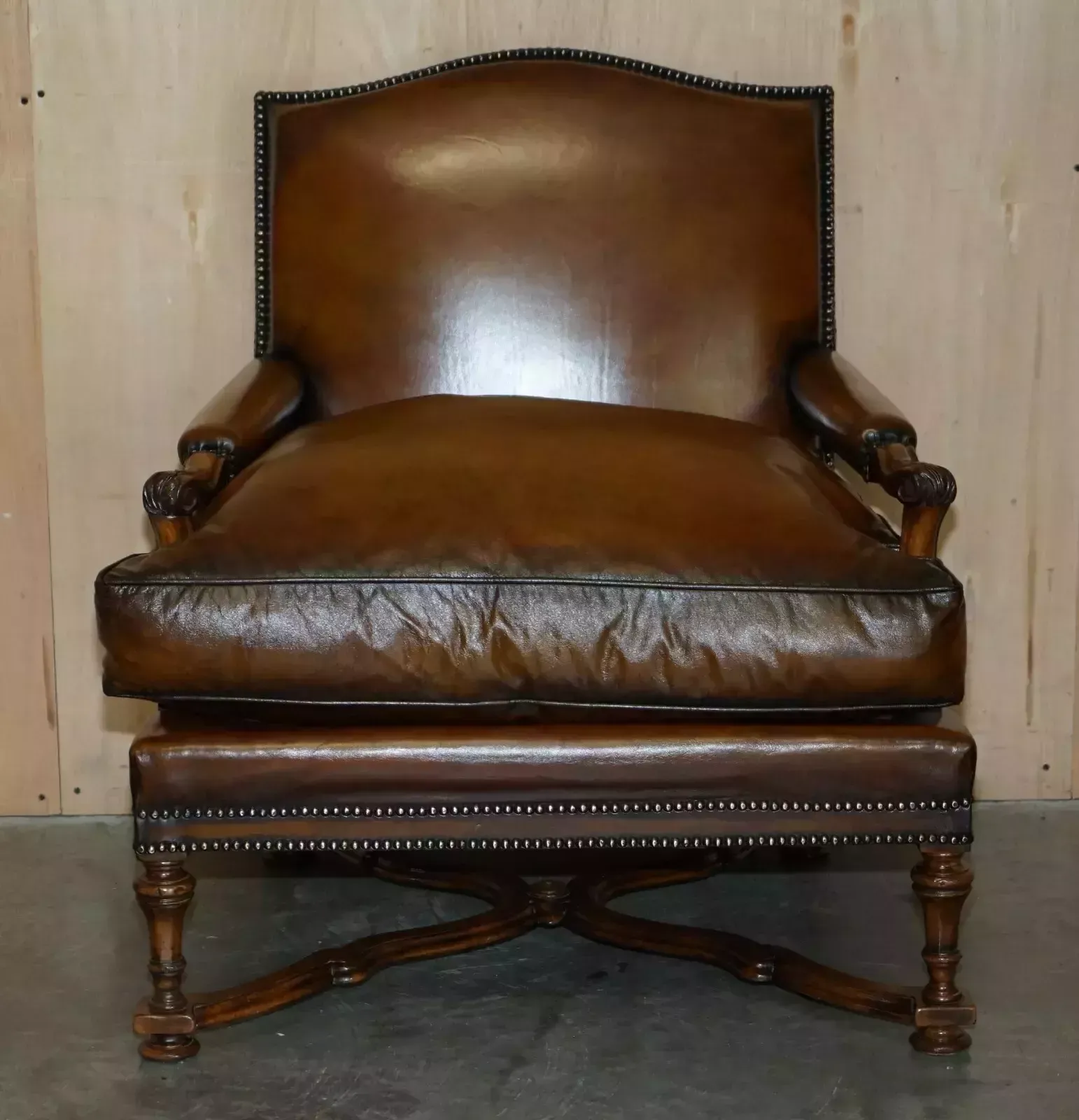 photo vintage Lovely Pair Of Hand Dyed Cigar Brown Leather Library Armchairs With Ottoman