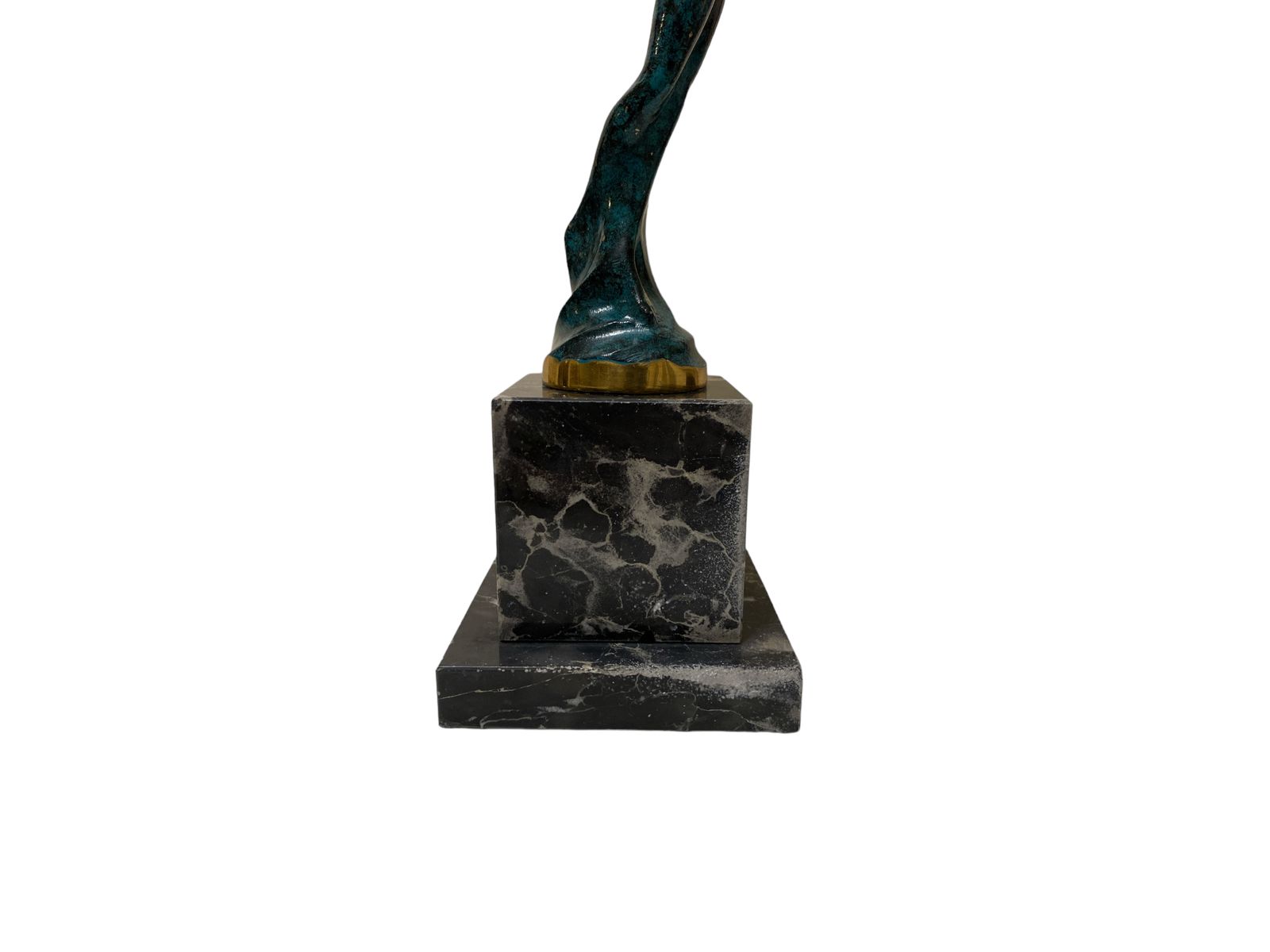 Elegant Bronze Woman Sculpture Of Victory With Marble Base – Exquisite Art Deco Masterpiece 34 Centimeters High photo Art