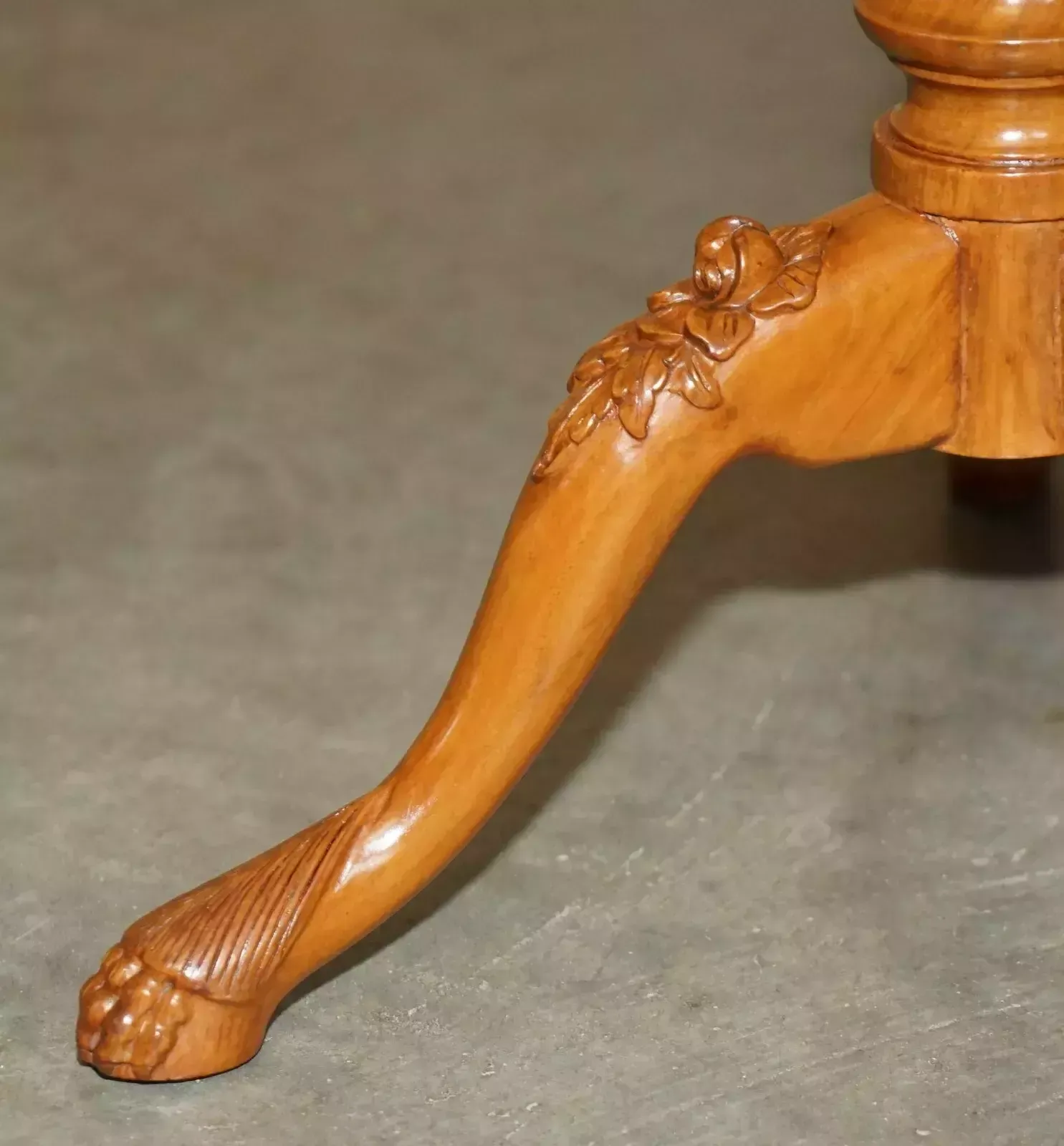 Furniture A Must See Vintage Ornately Hand Carved Tripod Side Table In Satinwood & Walnut photo