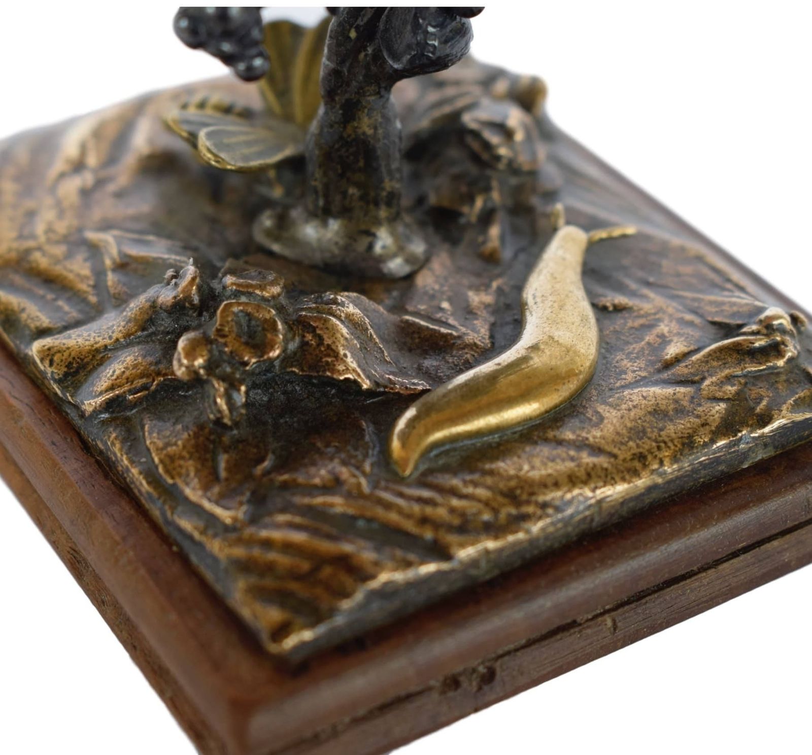 French Antique Bronze & Wood Paperweight   Vine Stock Bee Wine Cellar Decoration   Shabby Chic Romantic Home   Vienna Bronze Style photo 144.0