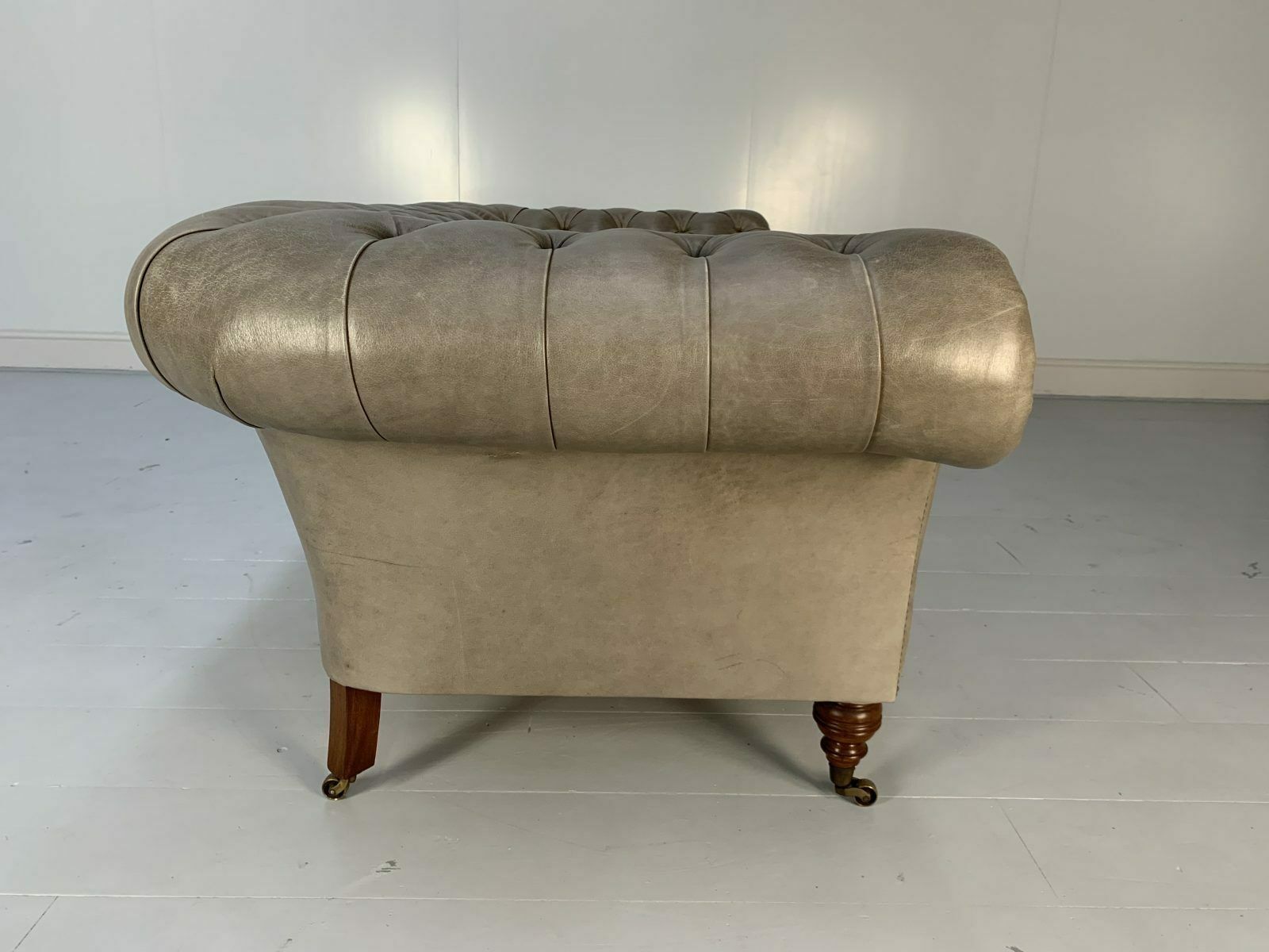 Pair Of Beaumont & Fletcher “Grenville” 2 Seat Chesterfield Sofas – In Grey Leather photo vintage