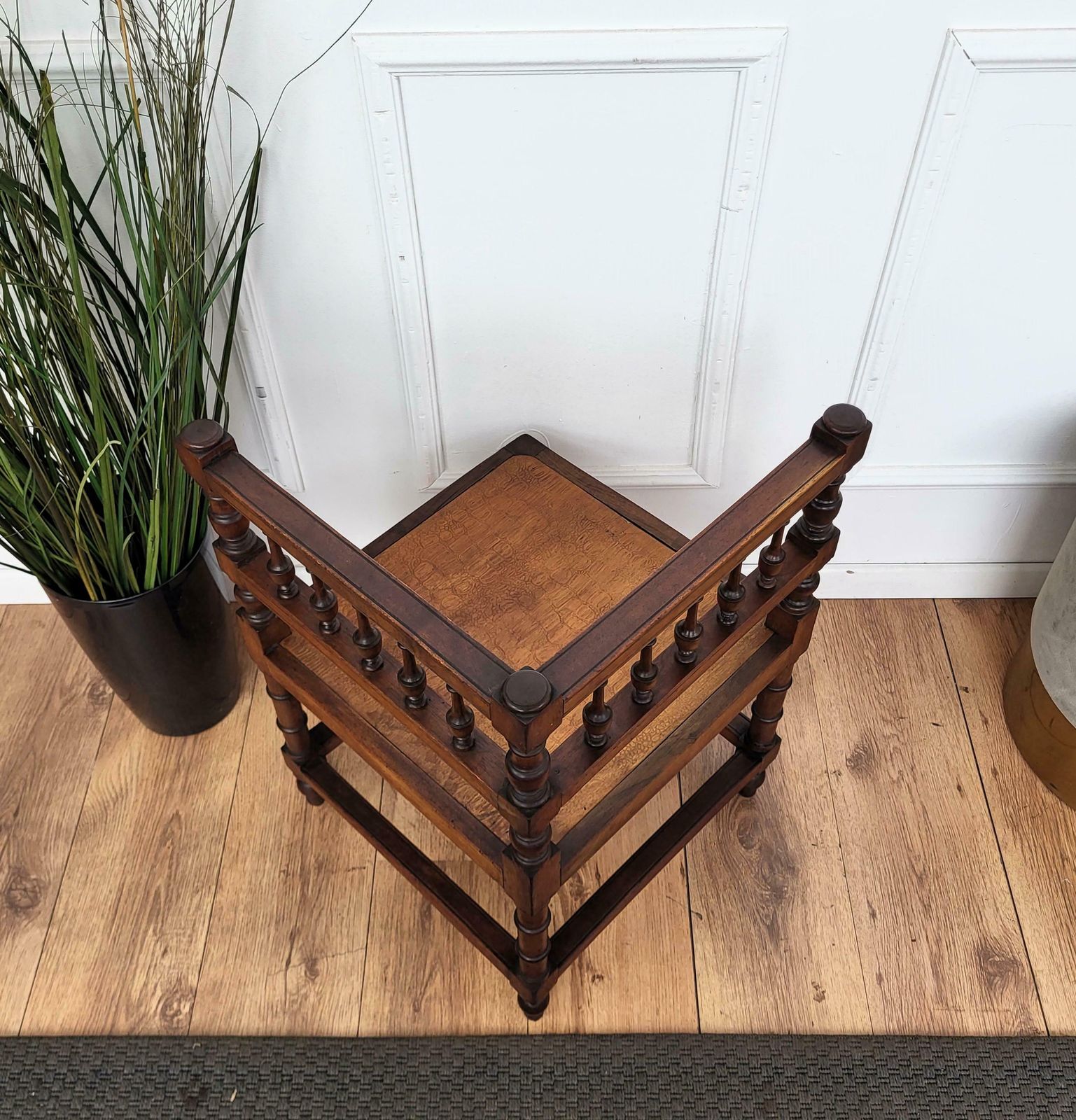 1950s Italian Neoclassic Carved Wooden Corner Chair photo vintage