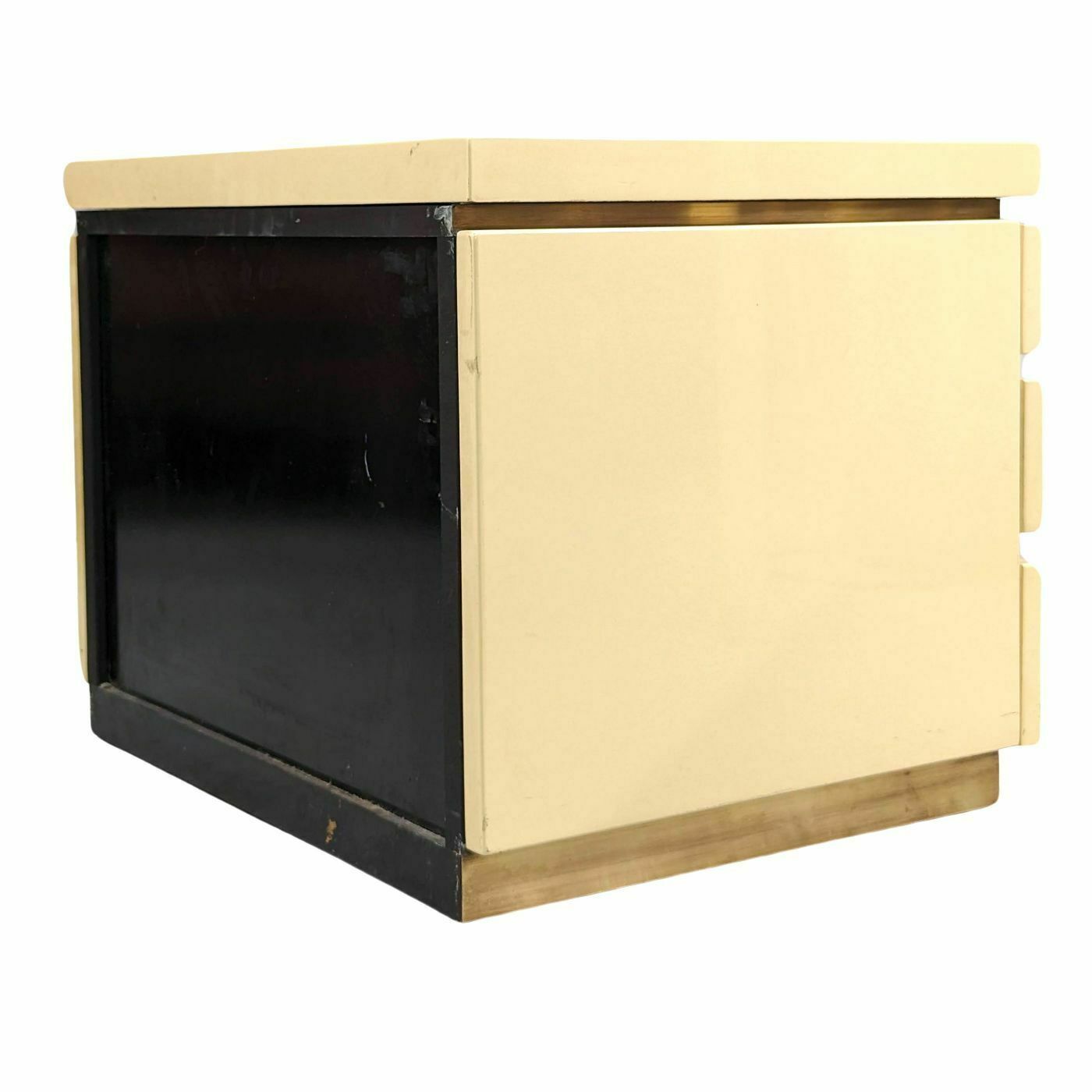 Pair Of Small Chest Of Drawers With 3 Cream Lacquered Drawers From The 80s By Jean Claude Mahey photo 1669.0