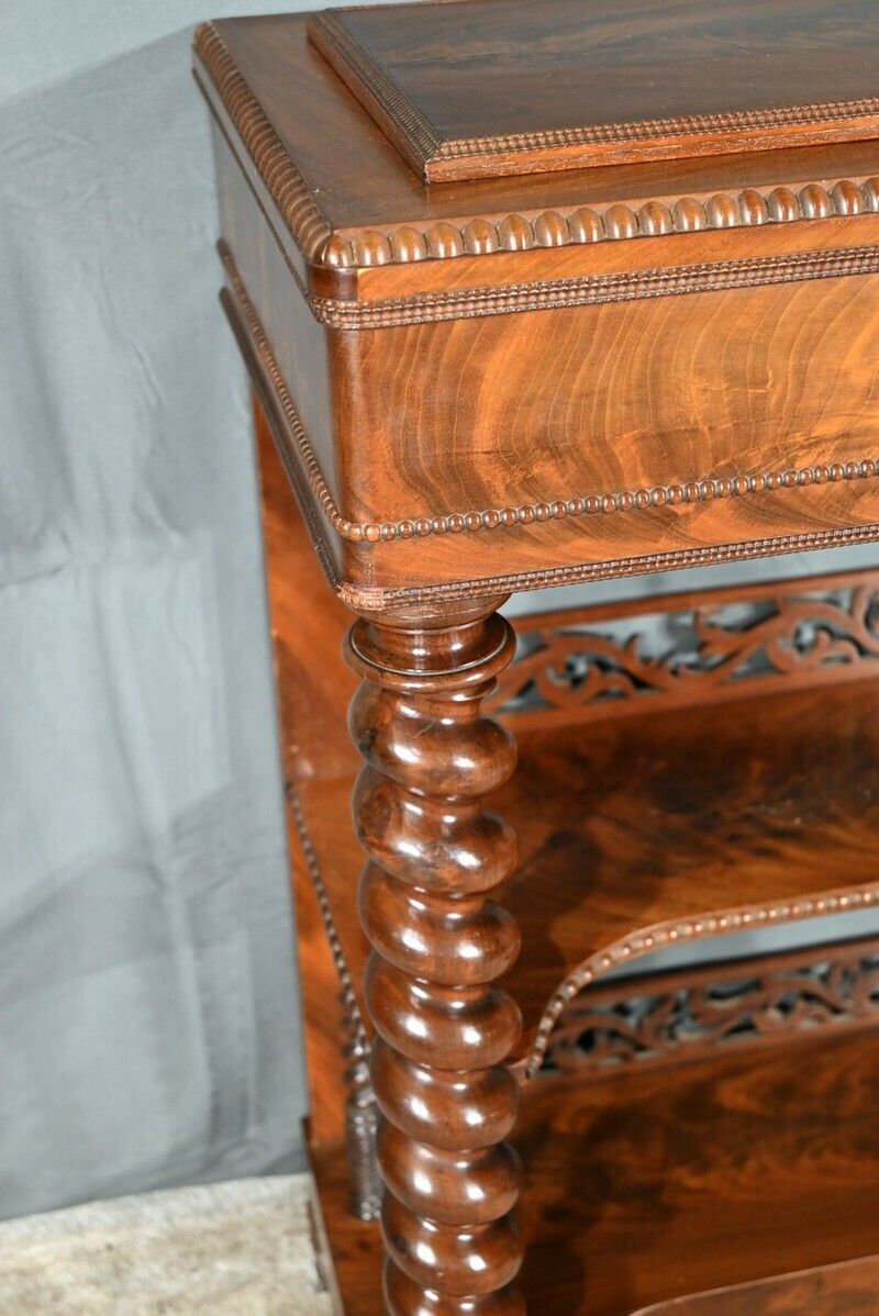 1800.0 Mahogany Planter, Restoration Style – Mid 19th Century photo