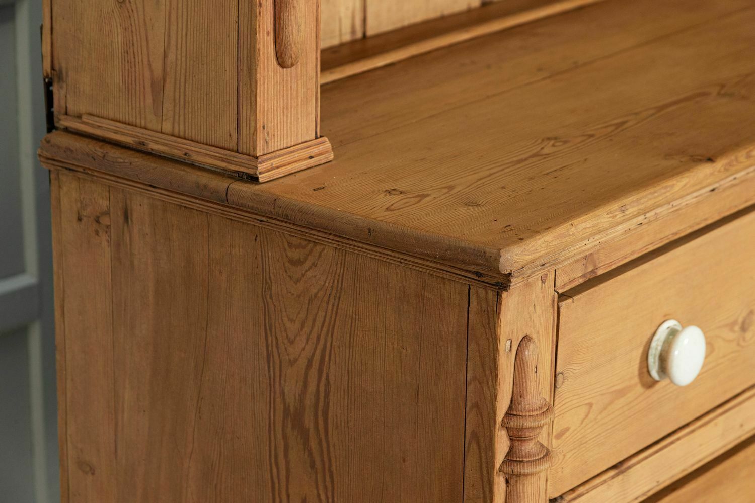 5118.0 Large English 19thc Pine Dresser photo
