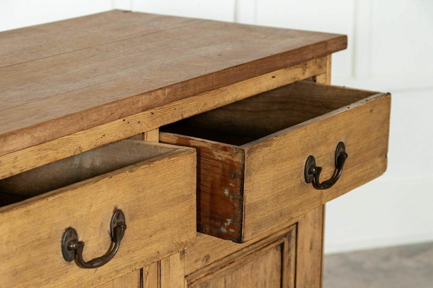 photo buy Large 19thc English Pine & Oak Dresser Base