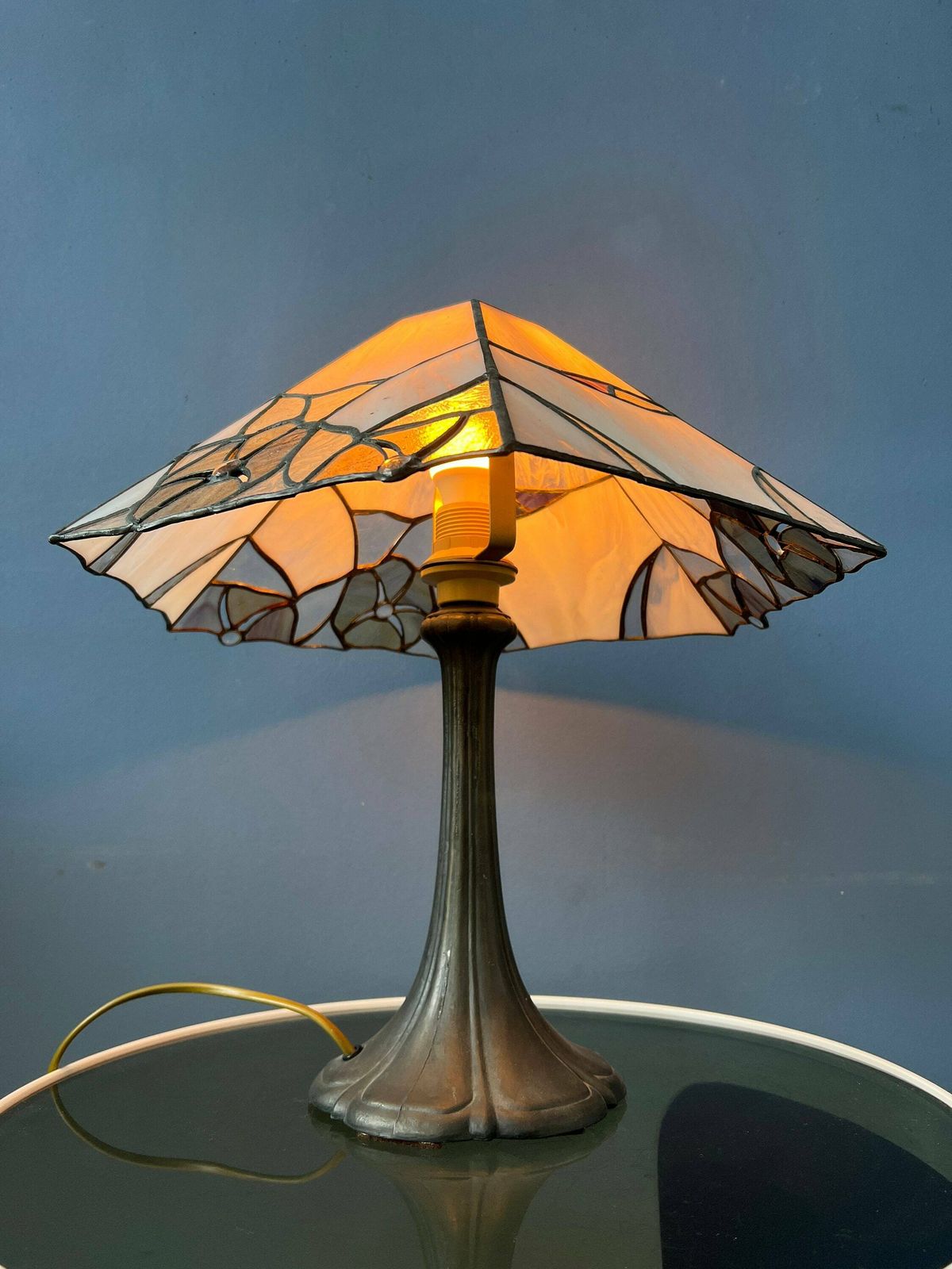 Colourful Art Deco Stained Glass Table Lamp photo Lighting