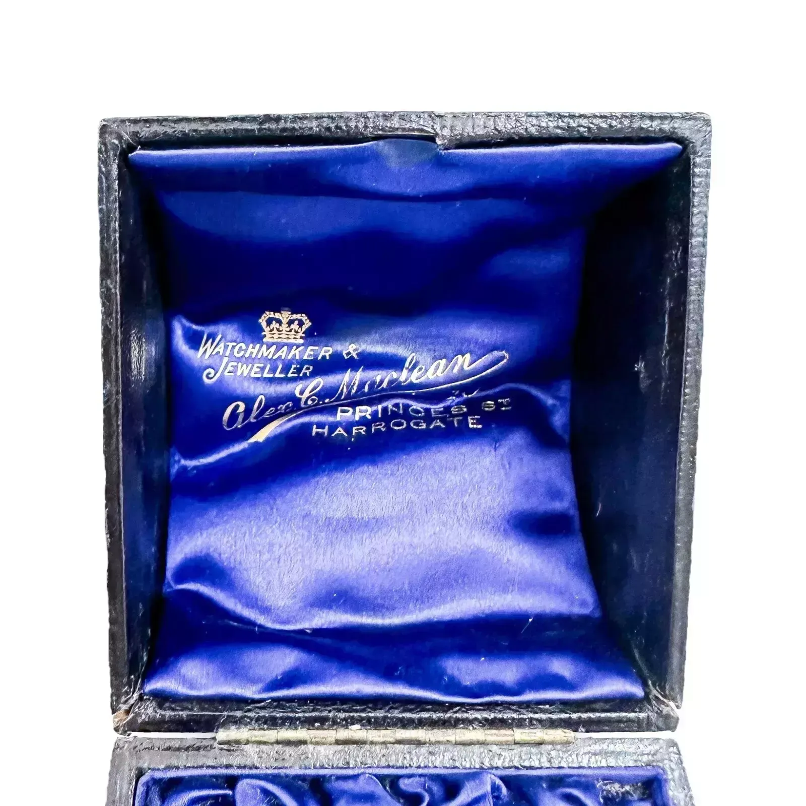 photo vinterior Vintage Classic Design Boxed Sterling Silver Napkin Ring With Beaded Border