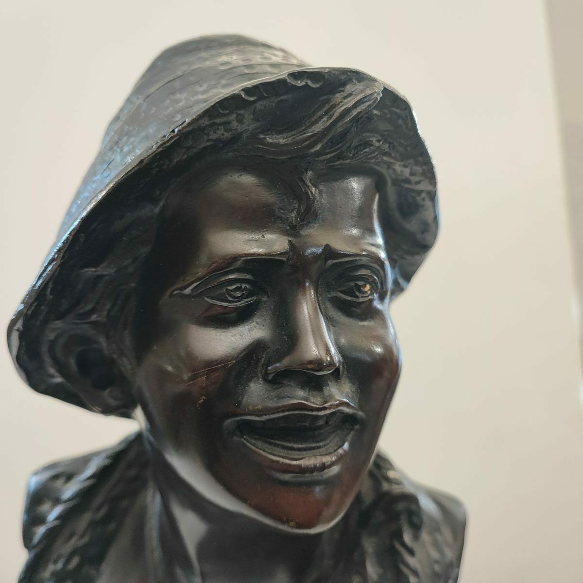 Bronze Sculpture By Giovanni De Martino, Boy With Hat And Chain With Crucifix photo Art